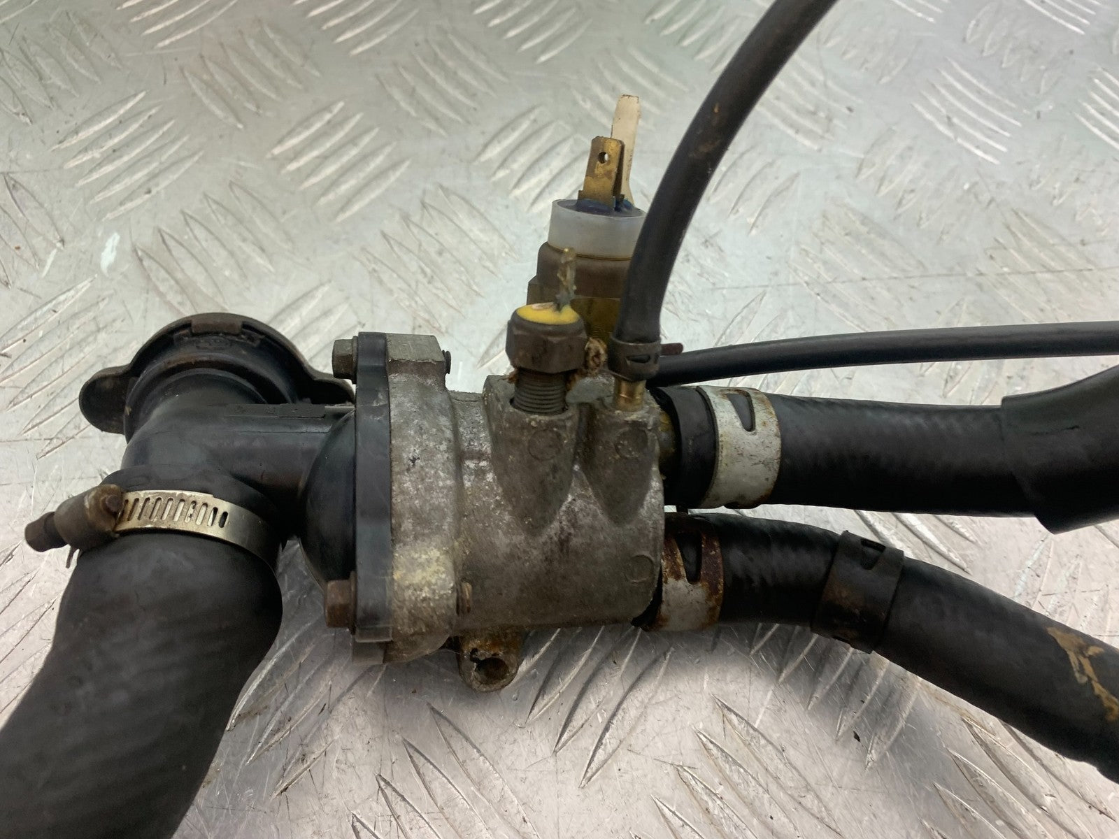 YAMAHA FZS600 FAZER 600 THERMOSTAT  YEAR 1998-2001 (CMB1267)