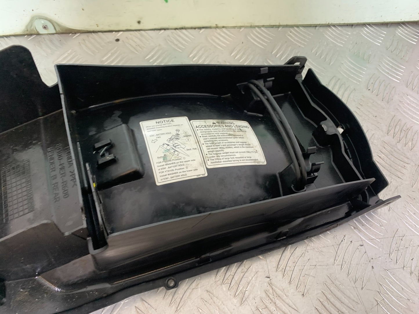 HONDA CBF600 CBF 600 UNDERTRAY    YEAR 2004 -07 (CMB1247)
