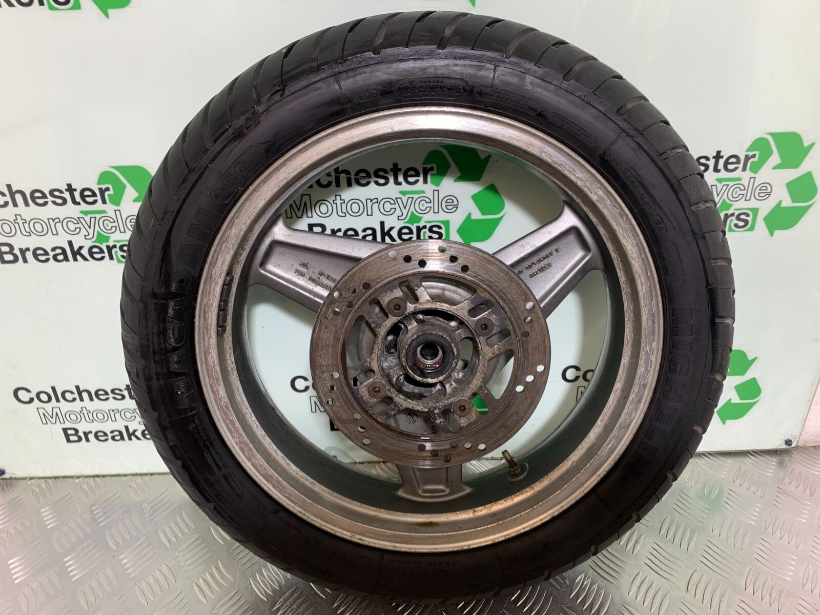 KAWASAKI ZR 750 ZEPHYR REAR WHEEL  YEAR 1991-95 (CMB1008)