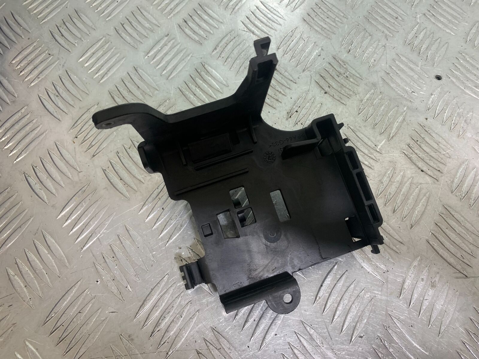 HARLEY DAVIDSON XL883 N IROD BATTERY BOX  YEAR 2020  (CMB1116)