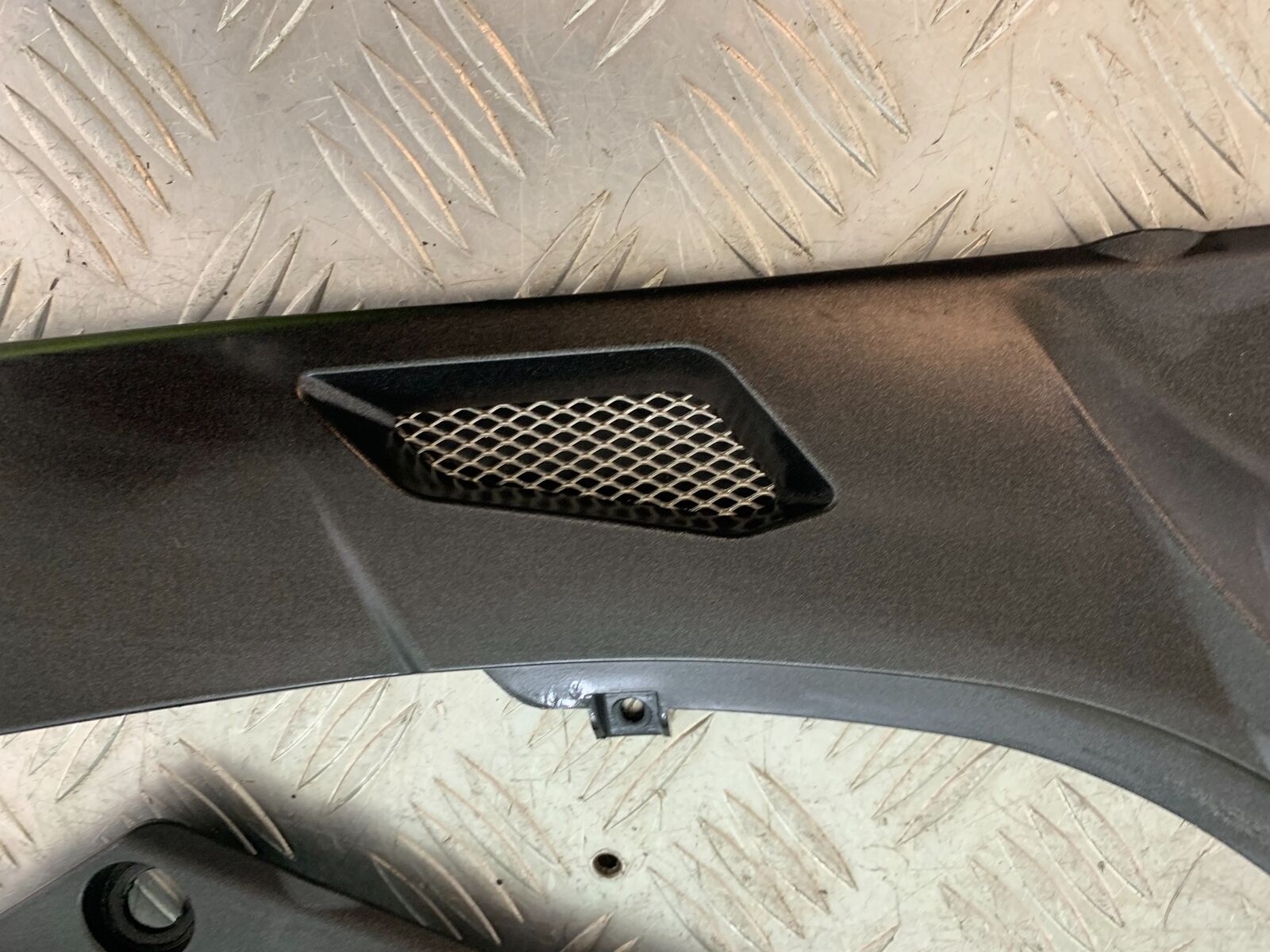 BENELLI BN125 BN 125 LEFT AND RIGHT SIDE INFILLS   YEAR 2018-2021 (CMB1080)