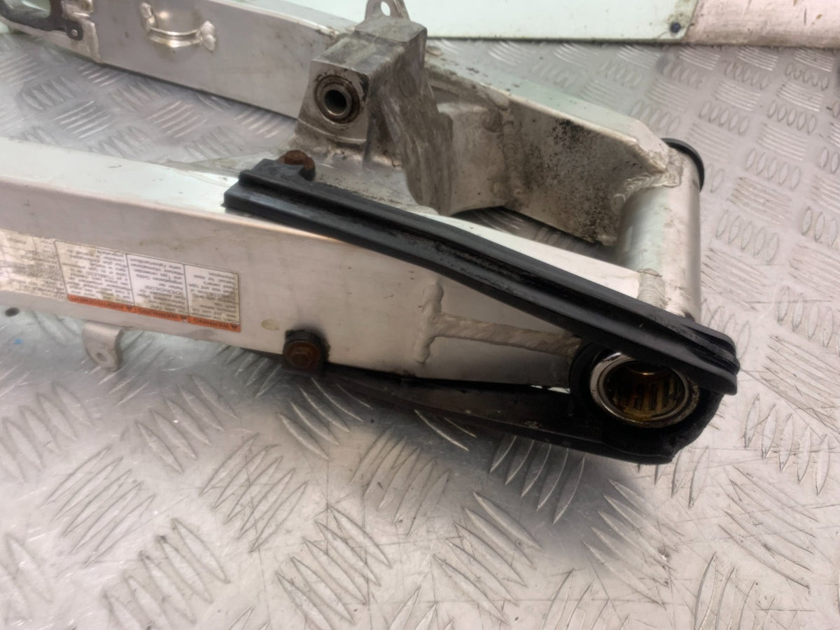 SUZUKI GSXR600 GSXR 600 K1 K2 K3 SWINGARM  1999-03 (CMB1284)