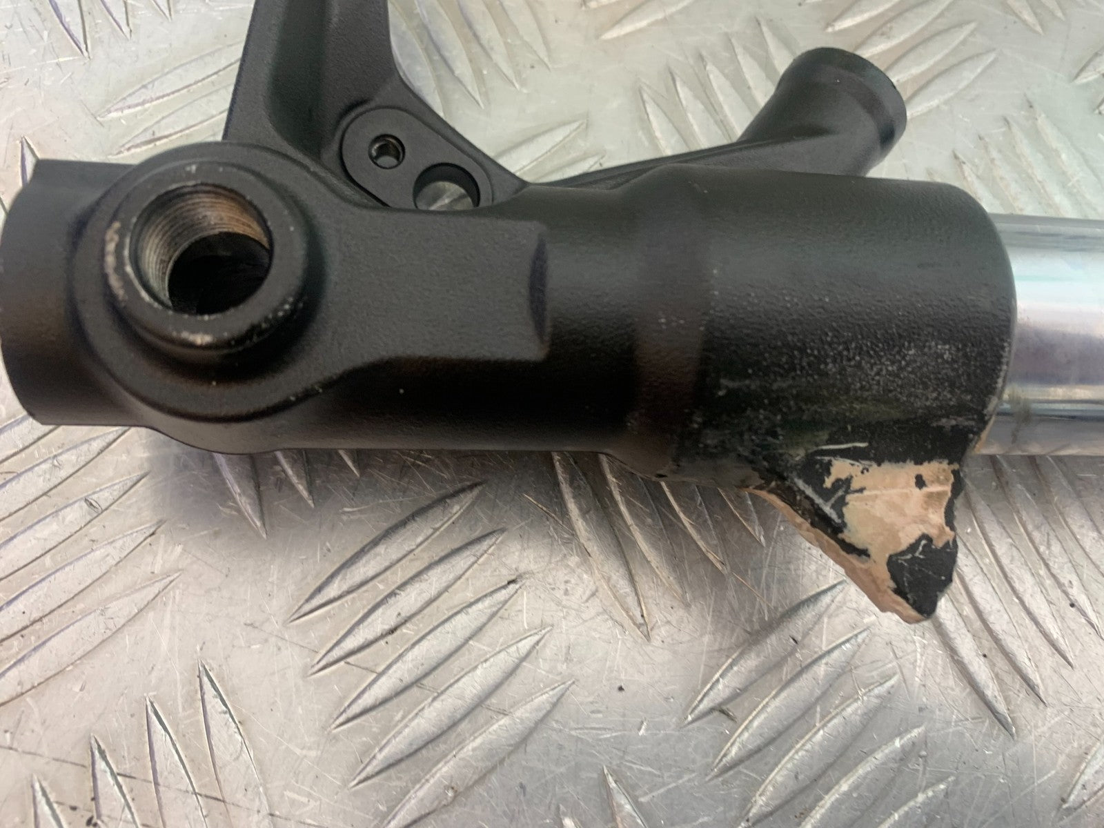 YAMAHA YZF R7 FORKS (DAMAGED) YEAR 2022-2025 (CMB1255)