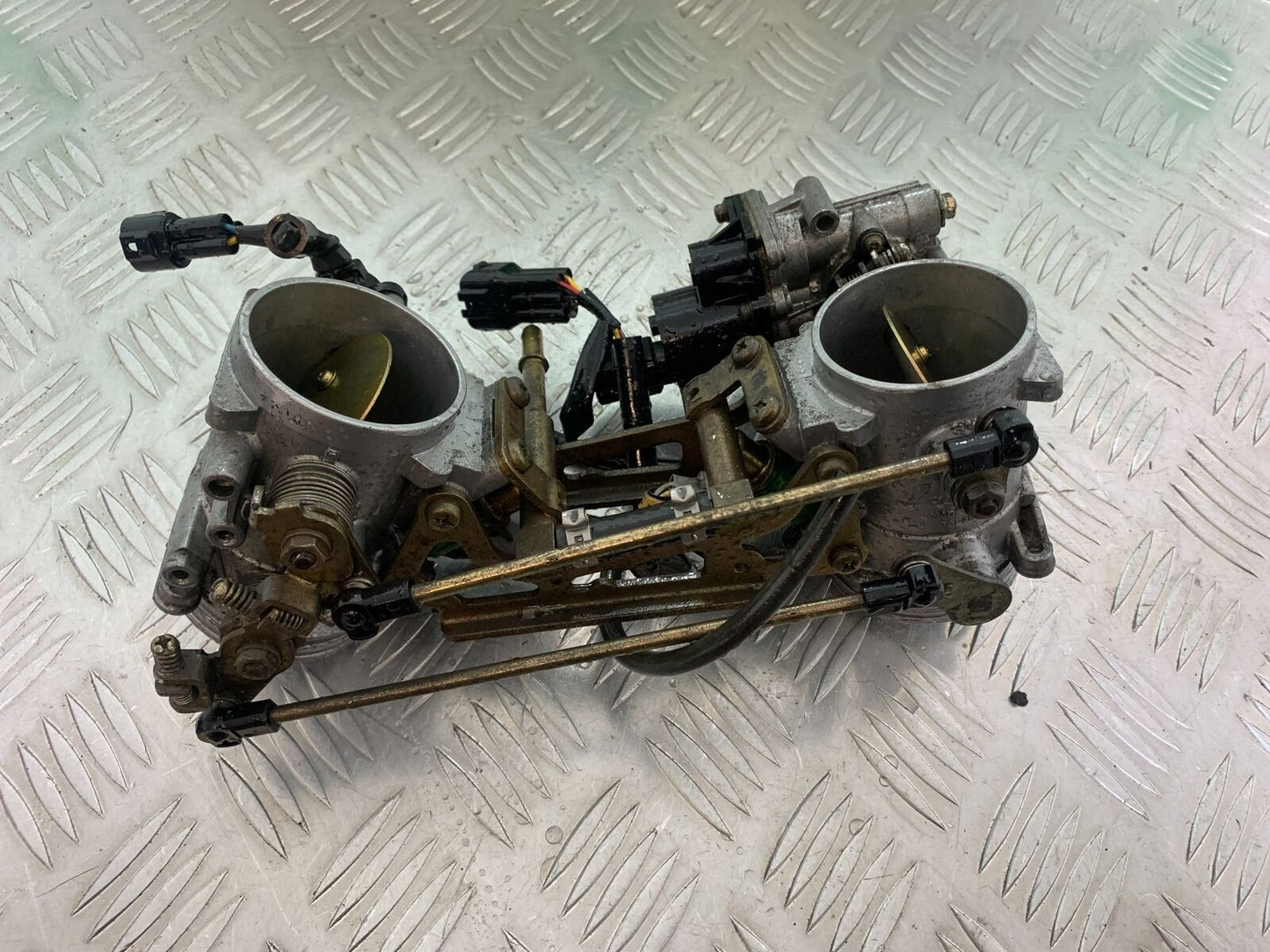 SUZUKI SV1000 SV 1000 K4 THROTTLE BODIES   YEAR 2003-2007 (CMB1042)