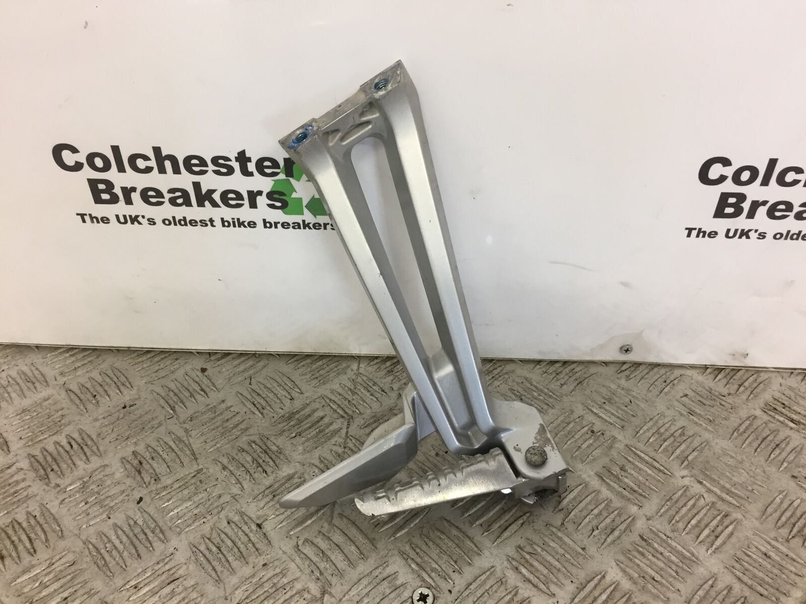 YAMAHA MT 125 MT125 RIGHT REAR HANGER YEAR 2015