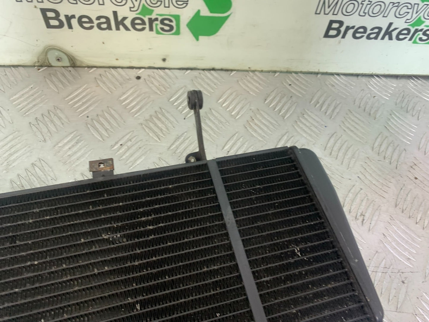 TRIUMPH 1050 SPRINT ST RADIATOR  YEAR 2004-2007 (CMB1197)