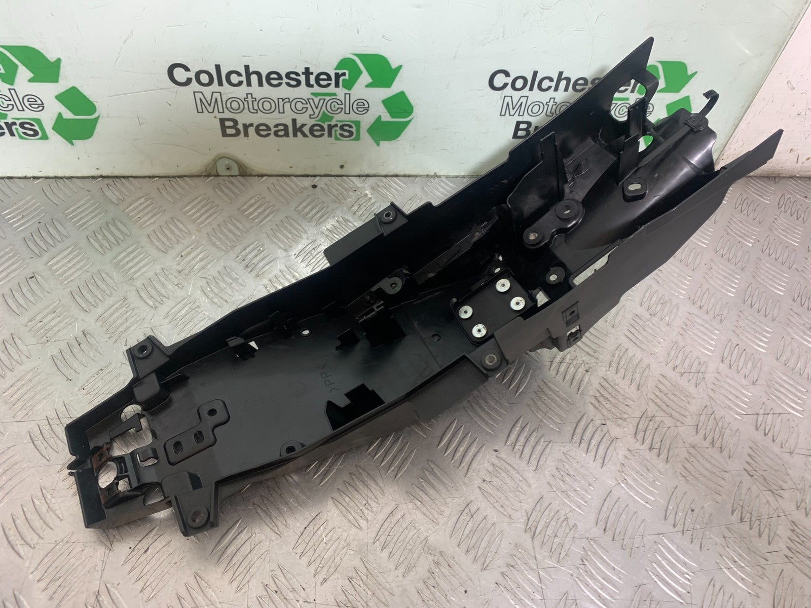YAMAHA XSR900 XSR 900 UNDERTRAY  YEAR 2022-2024 (CMB1215)
