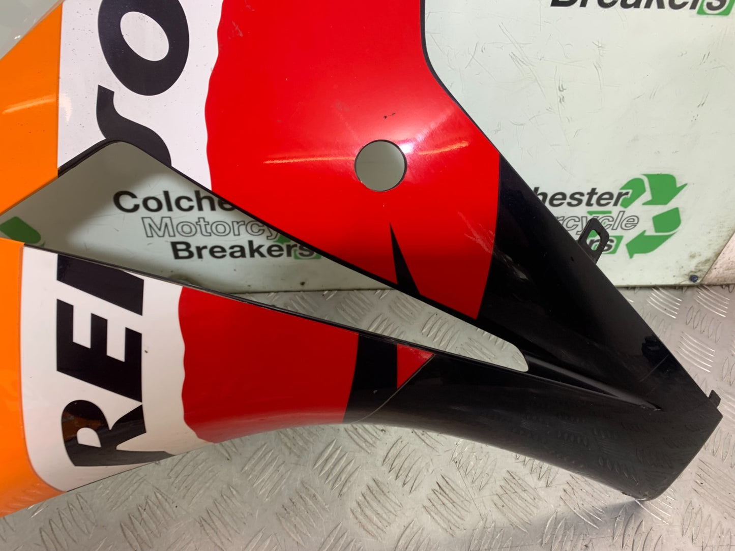 HONDA CBR1000 RR RIGHT FAIRING PANEL YEAR  2008-2011 (CMB1330)