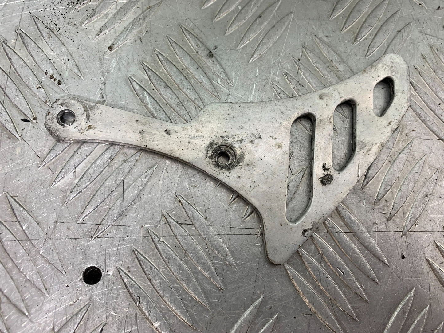 TRIUMPH 955i SPRINT ST SWINGARM COVER  YEAR 1999-04 (CMB1230)