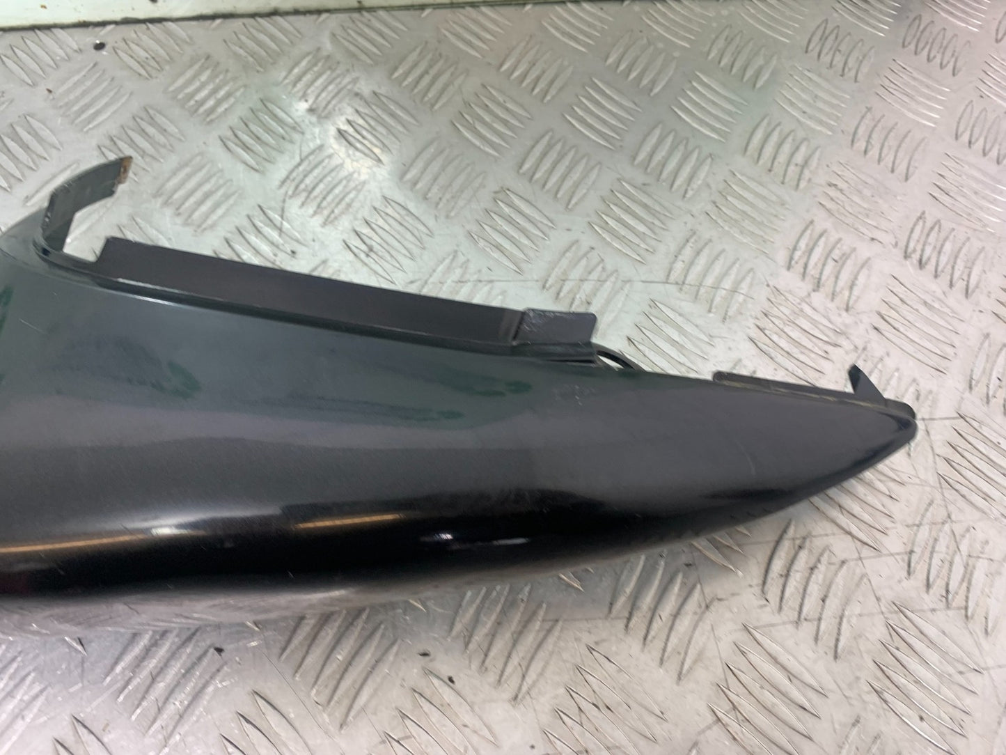SUZUKI SV650 SV 650 mk1 LEFT SEAT PANEL YEAR 1999-2002 (CMB1208)