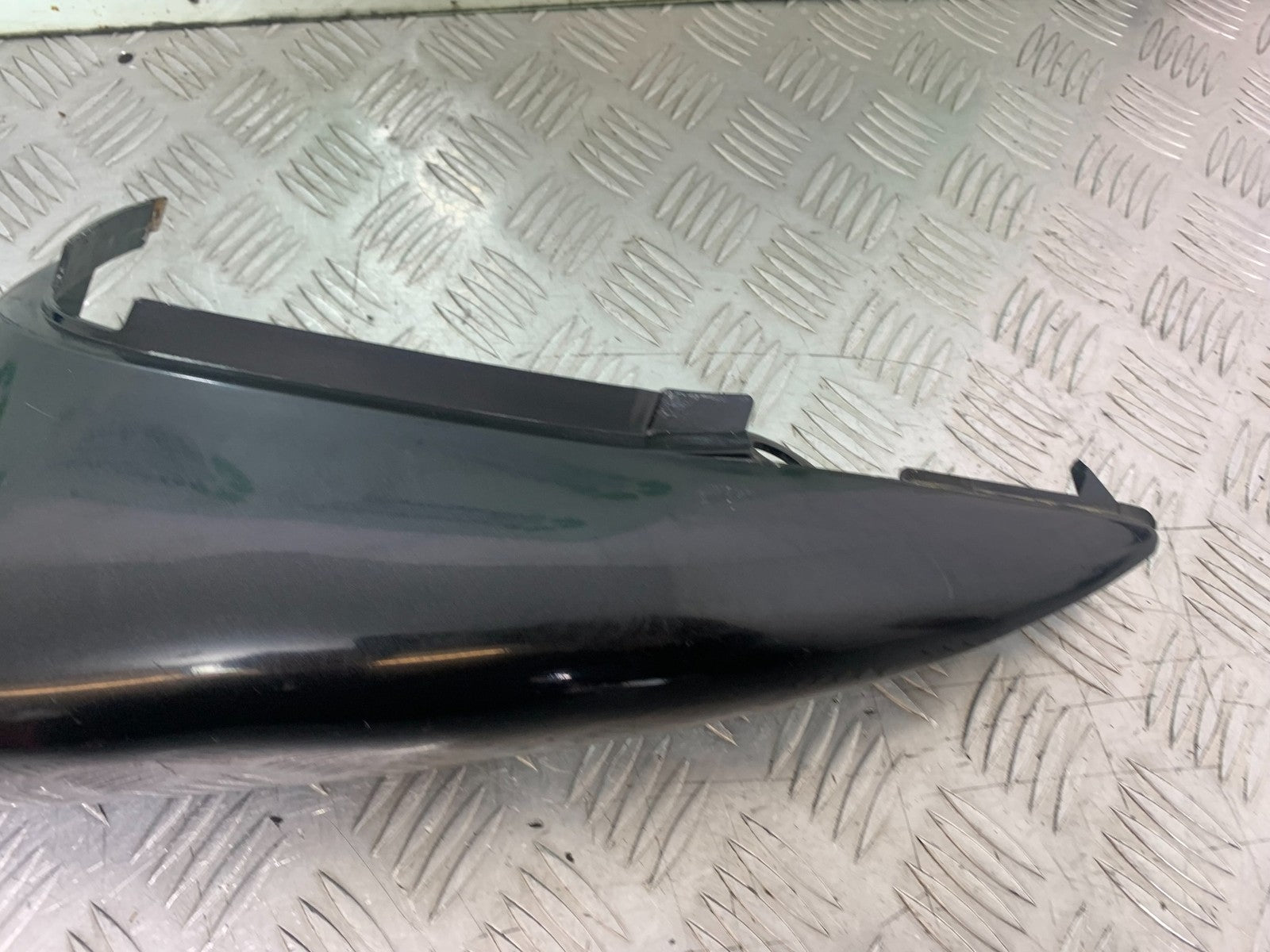 SUZUKI SV650 SV 650 mk1 LEFT SEAT PANEL YEAR 1999-2002 (CMB1208)