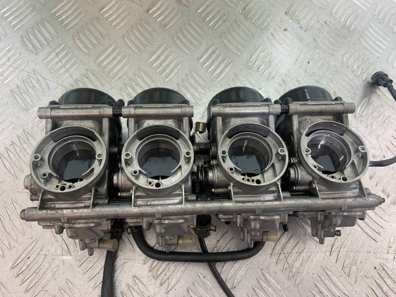 KAWASAKI ZX9R ZX9 E1 CARBS  YEAR 2000-01 (CMB1171)