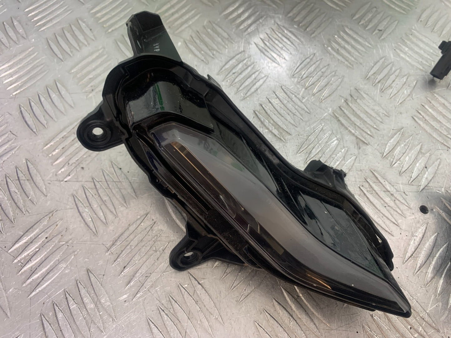 YAMAHA YZF R7 HEADLIGHTS  YEAR 2022-2025 (CMB1255)