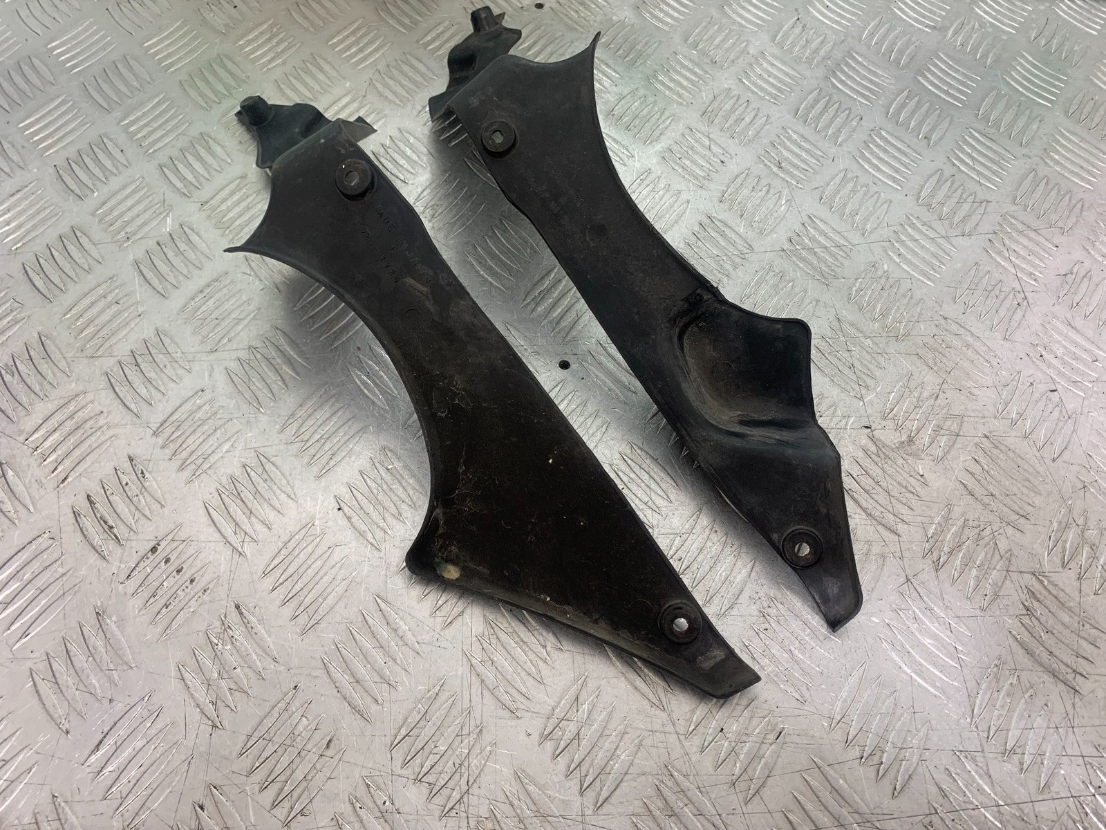 KAWASAKI GPZ600 GPZ 600 LEFT & RIGHT TOP FAIRING INFILLS  YEAR 1988-90 (CMB1258)