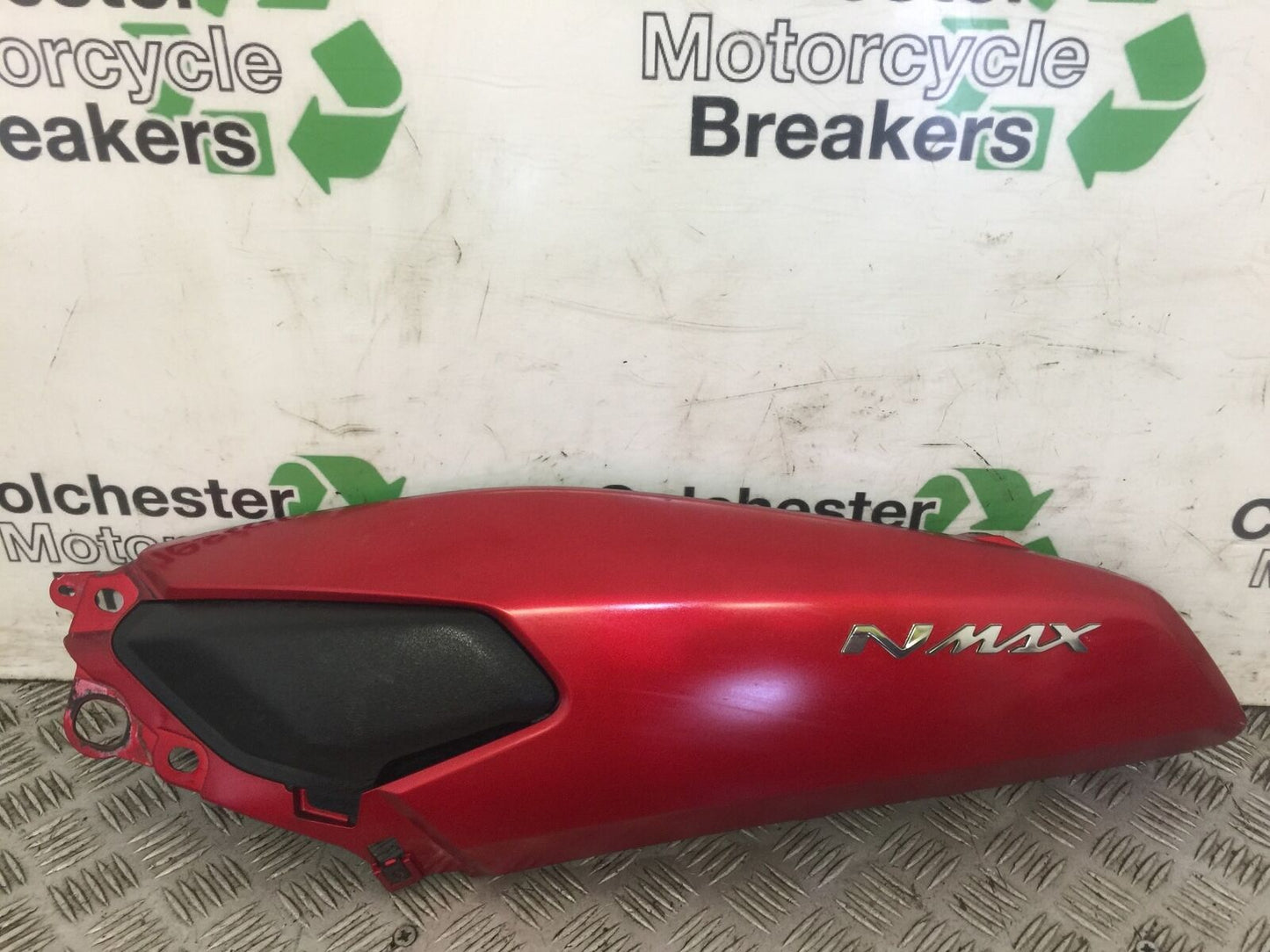 YAMAHA NMAX125 NMAX 125 LEFT SEAT PANEL YEAR 2017 (STOCK 598)