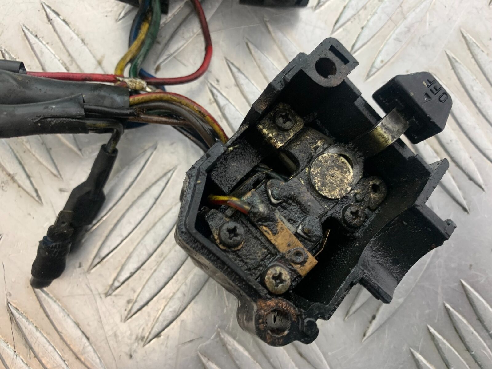 YAMAHA FJ1100 FJ 1100 LEFT SWITCH GEAR (SOLD AS PARTS)   YEAR 1984-85 (CMB1101)