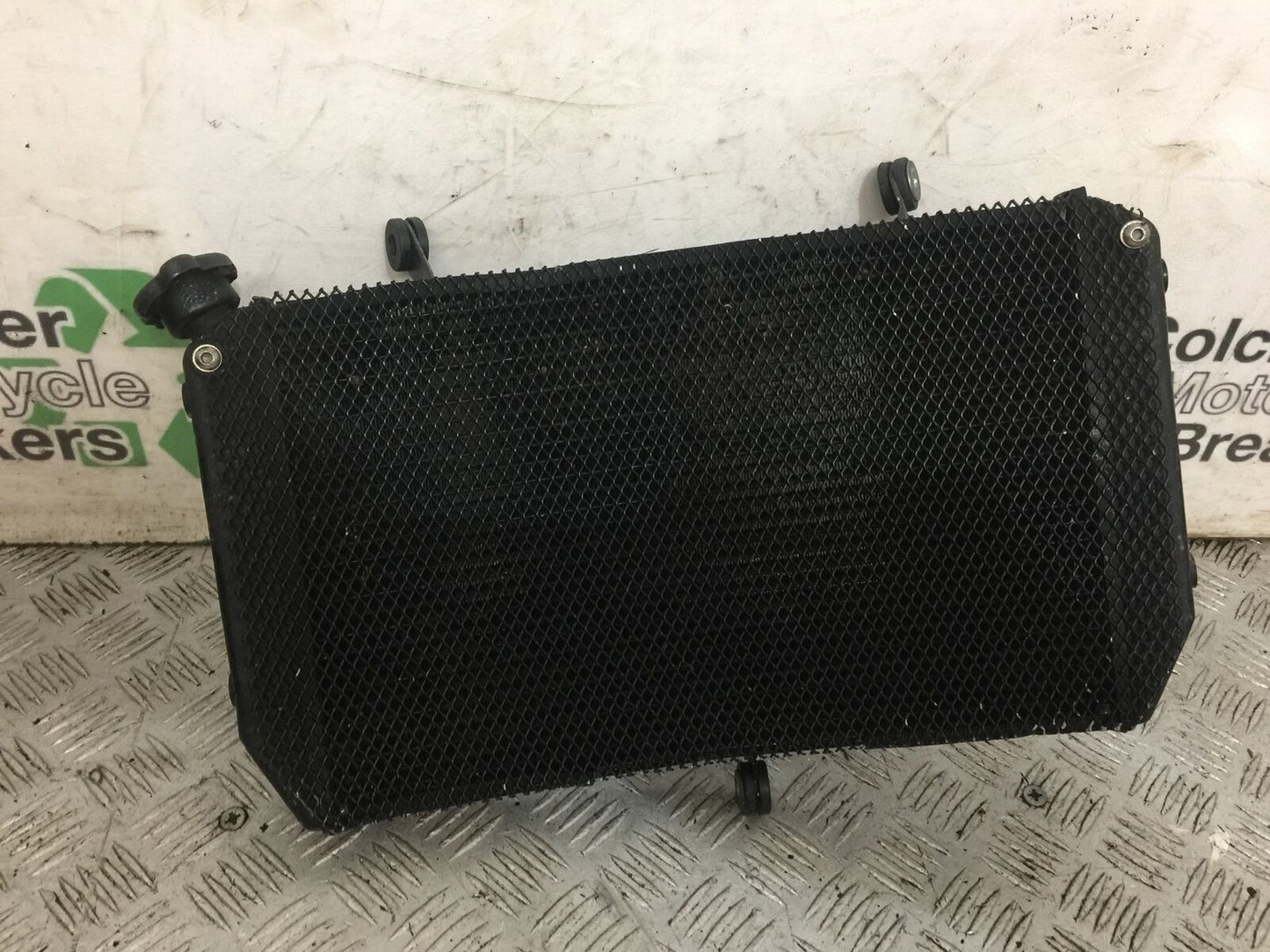YAMAHA FZ1-N RADIATOR   YEAR 2006-2012  (STOCK 787)