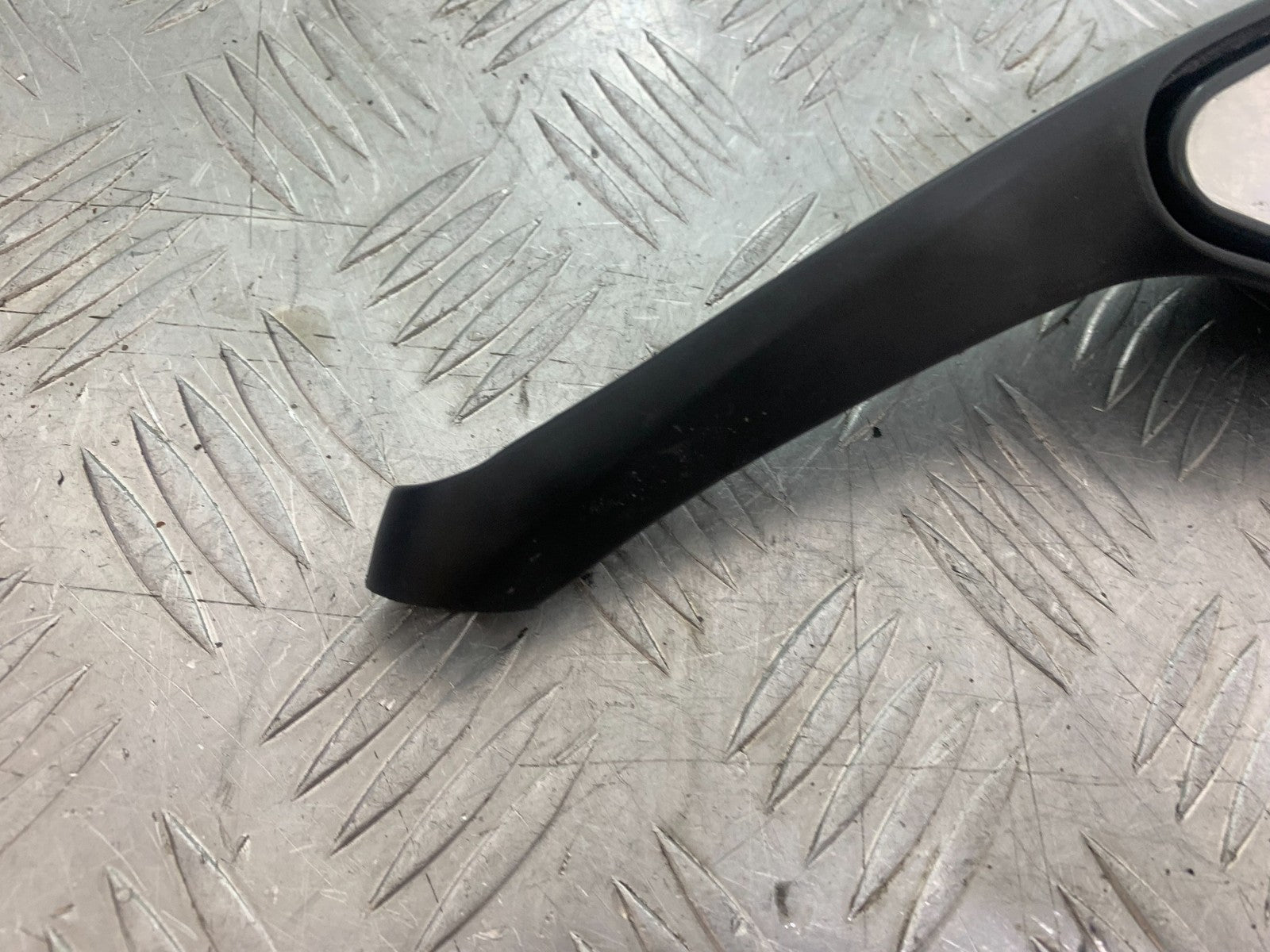 TRIUMPH 675 STREET TRIPLE RIGHT MIRROR  2013-2016 (CMB1186)