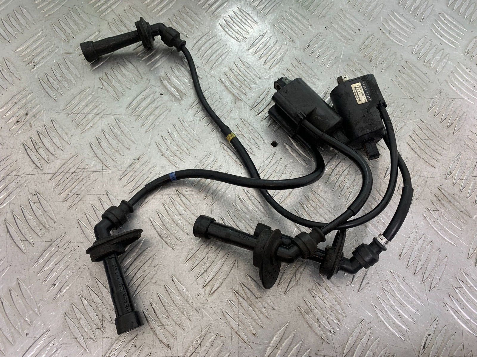 SUZUKI GSF1200 GSF 1200 BANDIT COILS AND CAPS  YEAR 2001-2004 (CMB1188)
