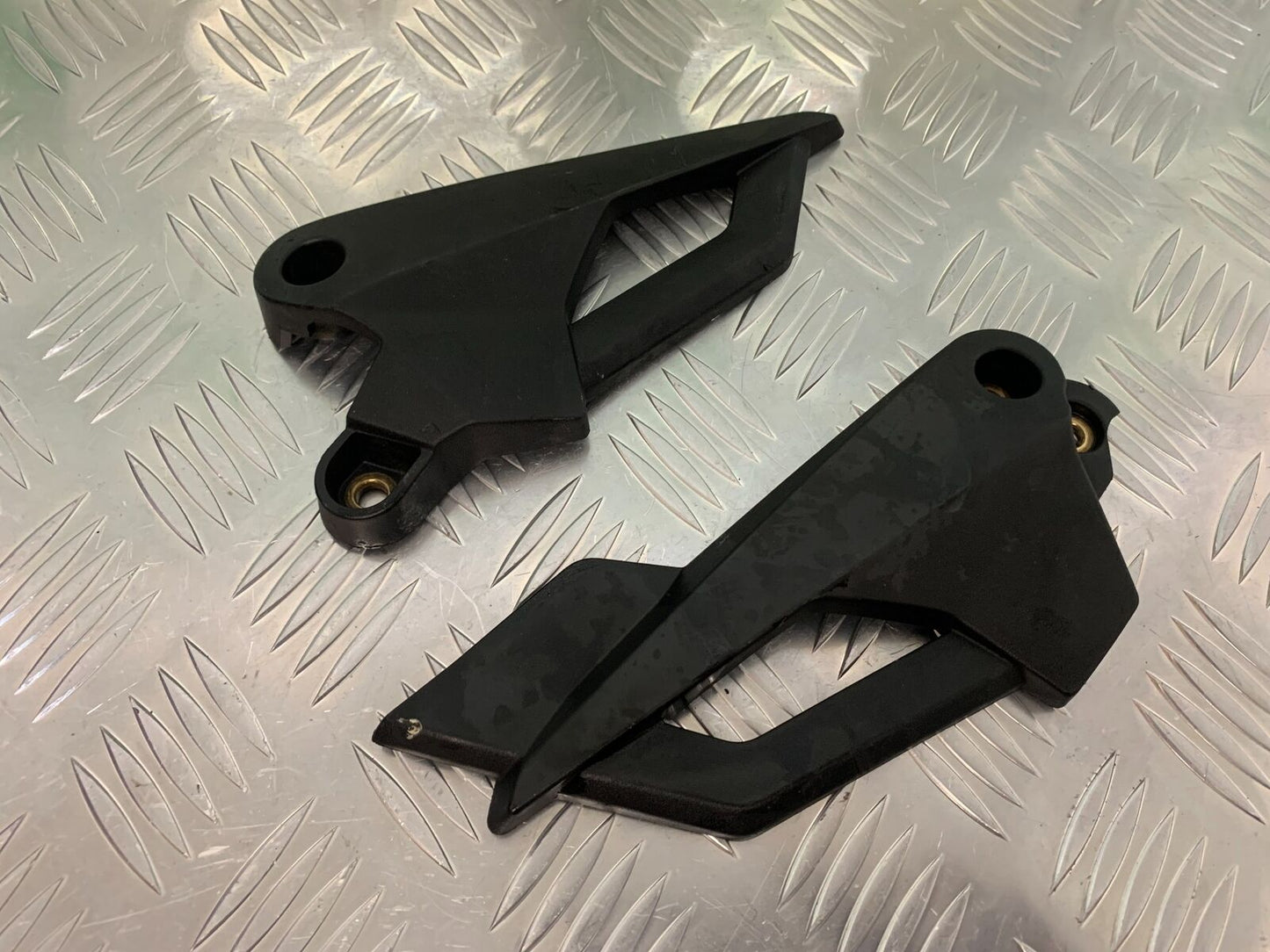 TRIUMPH TIGER 800 XCA HEEL PLATES  YEAR 2015-2017 (STOCK 940)