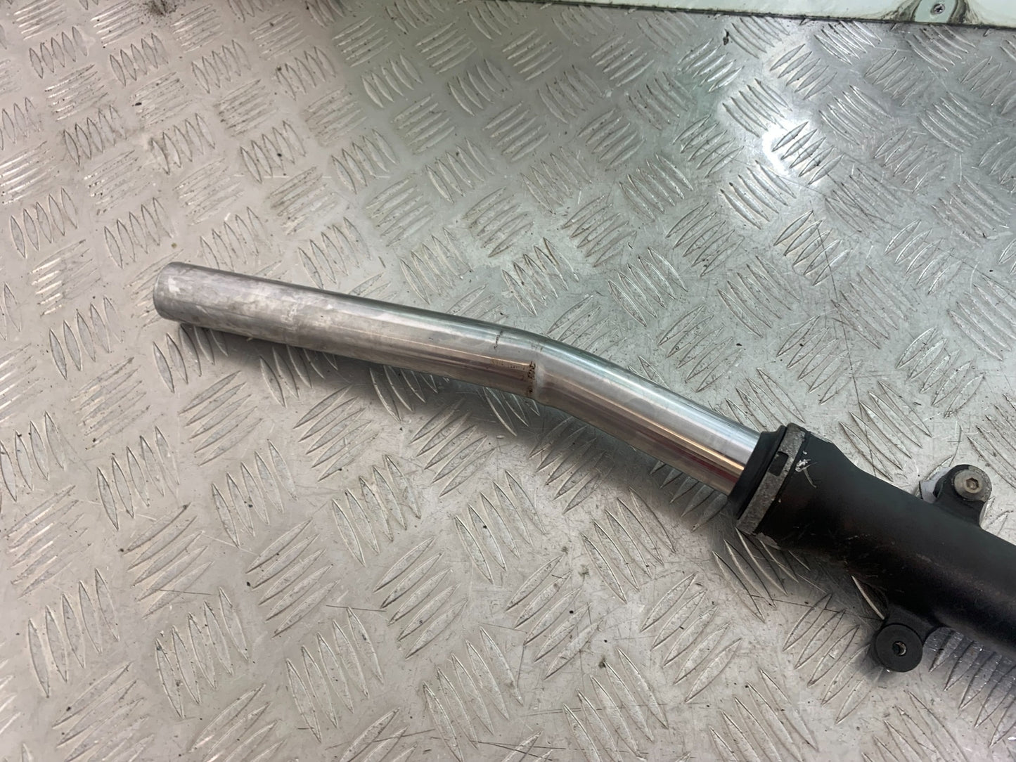KAWASAKI Z125 Z 125 1X RIGHT FORK (BENT)   YEAR  2018-2023 (CMB1167)