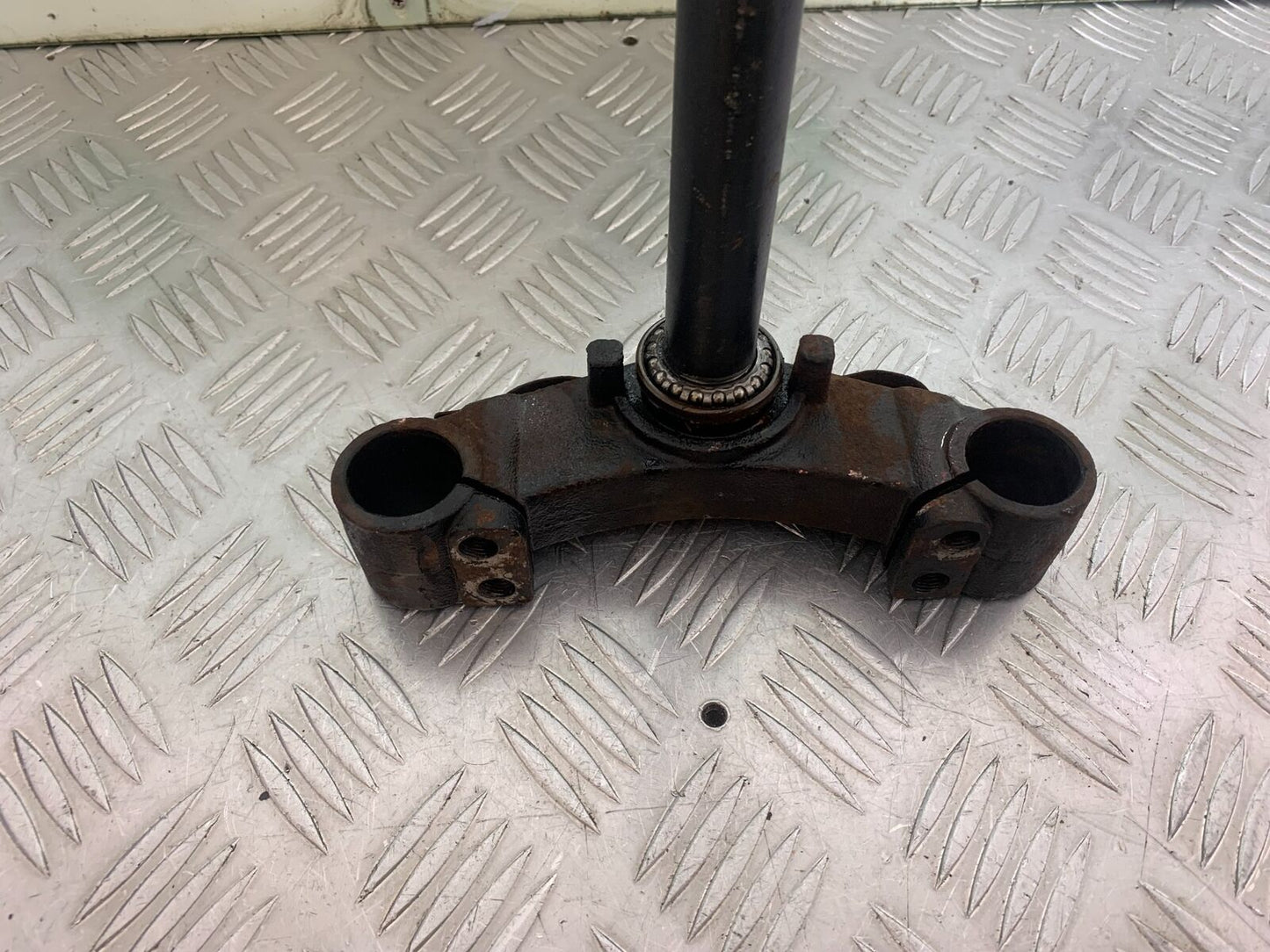 LEXMOTO MATADOR 125 JJ125T-17 BOTTOM YOKE (CMB1115)