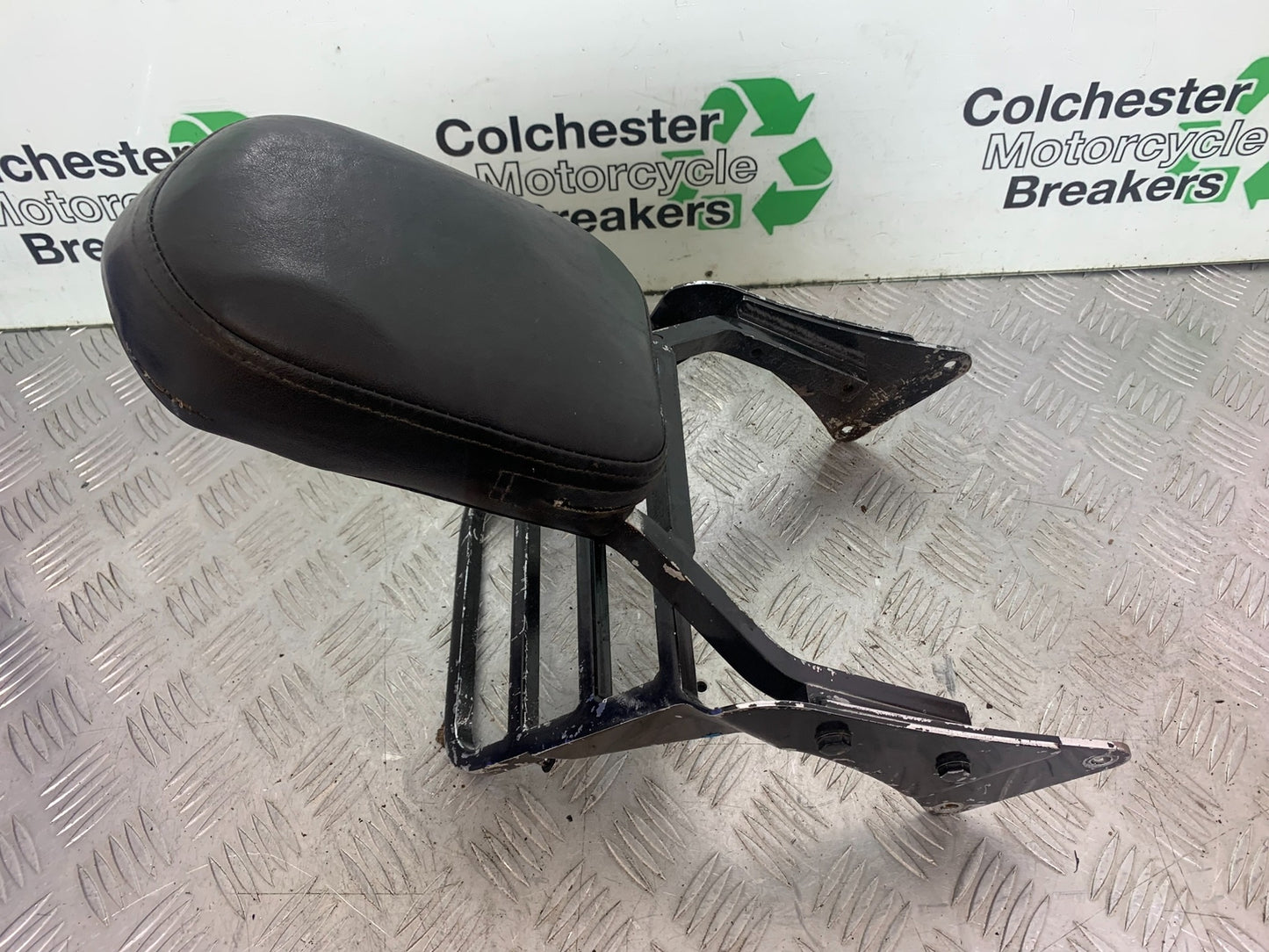 KAWASAKI VN1500 CLASSIC BACKREST AND PAD   YEAR 1999 -2006 (CMB1166)