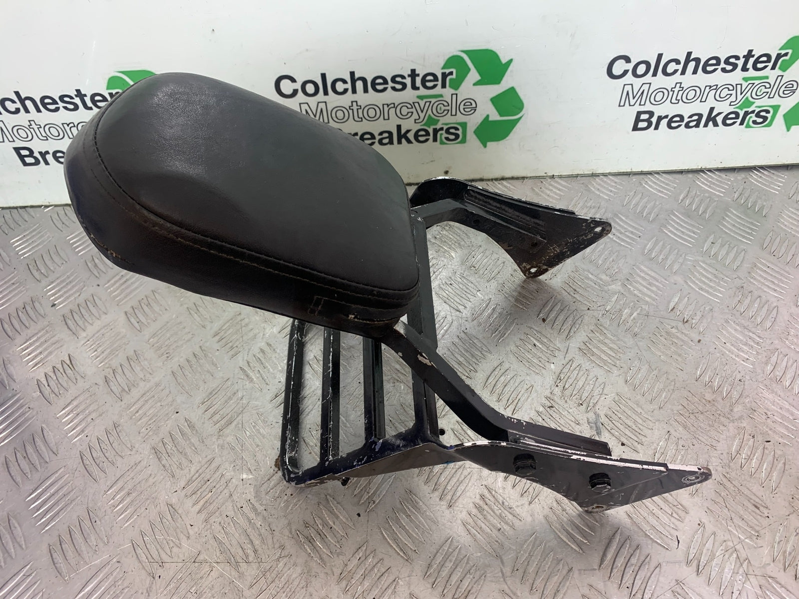 KAWASAKI VN1500 CLASSIC BACKREST AND PAD   YEAR 1999 -2006 (CMB1166)
