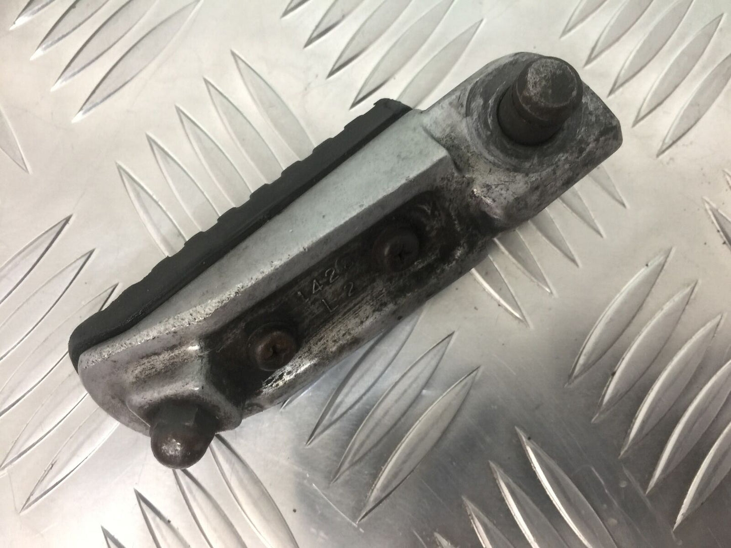 KAWASAKI ZX12R ZX12 R FRONT LEFT FOOTPEG  YEAR 2000 (STOCK 913)