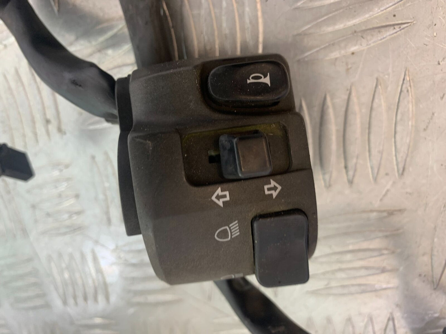 KAWASAKI ZX6R ZX6 J LEFT SWITCH GEAR   YEAR 2000 (CMB1129)