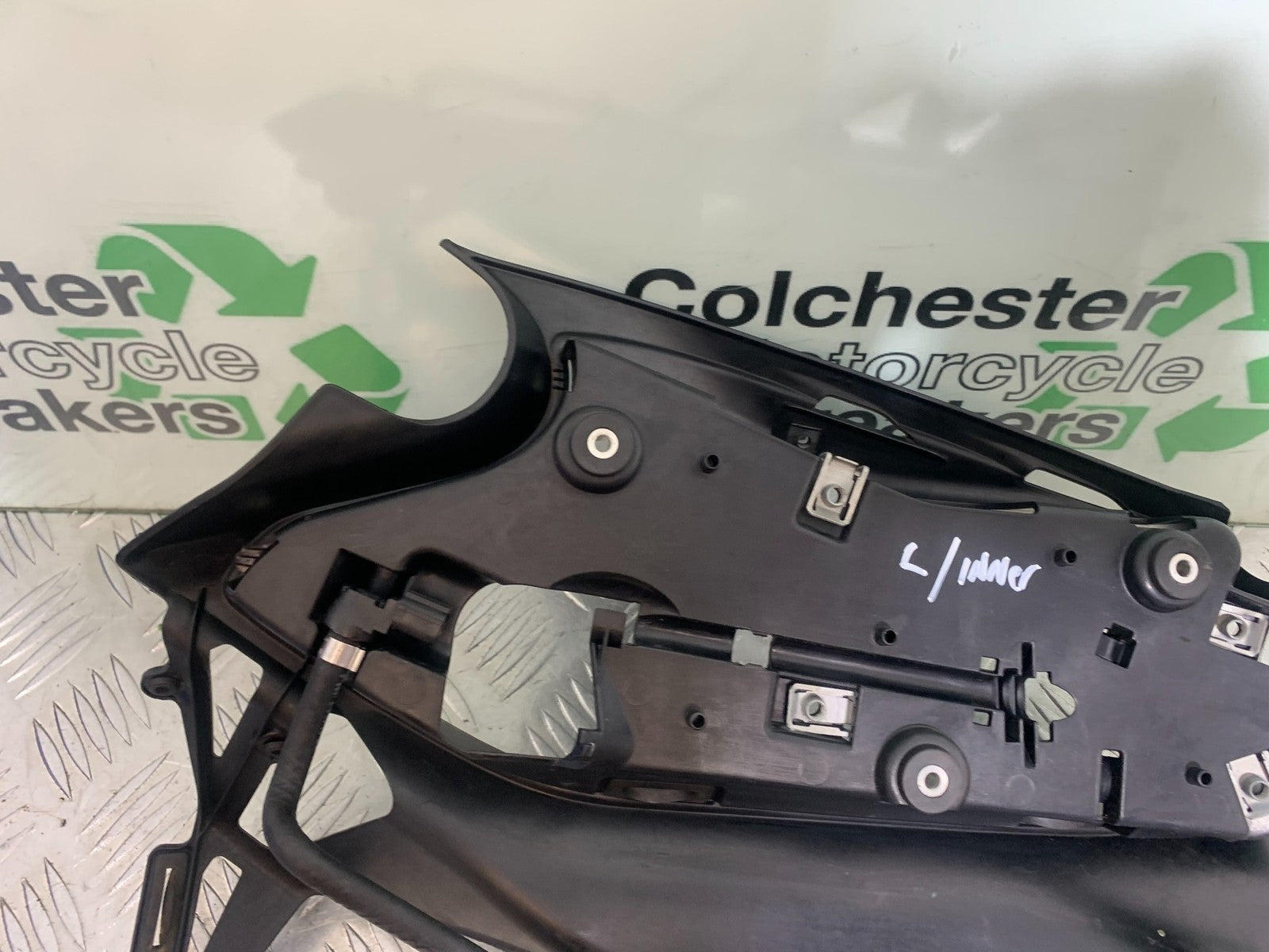 DUCATI 1299 PANIGALE LEFT INNER INFILL COVER   YEAR 2016 (CMB 1187)