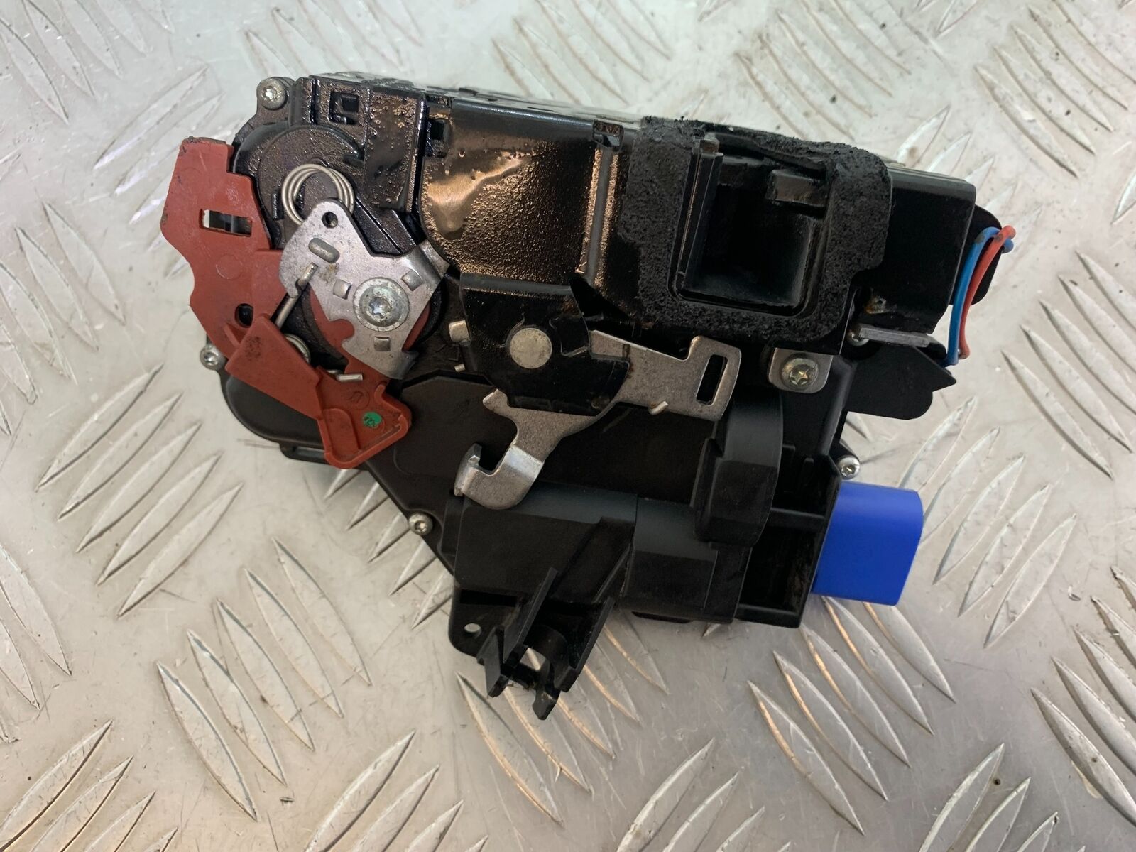 PIAGGIO X EVO 400 TRUNK RELEASE MECHANISM  YEAR 2007-2011 (CMB1069)