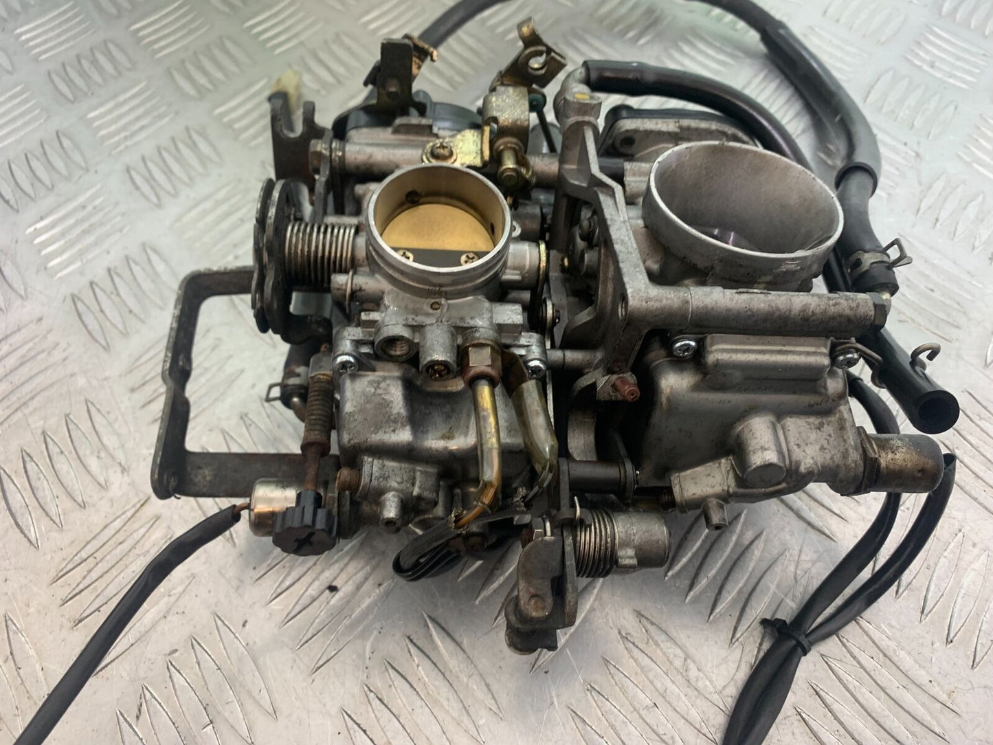YAMAHA XVS 1100 DRAGSTAR CARBS  YEAR 2000-2007 (CMB1108)