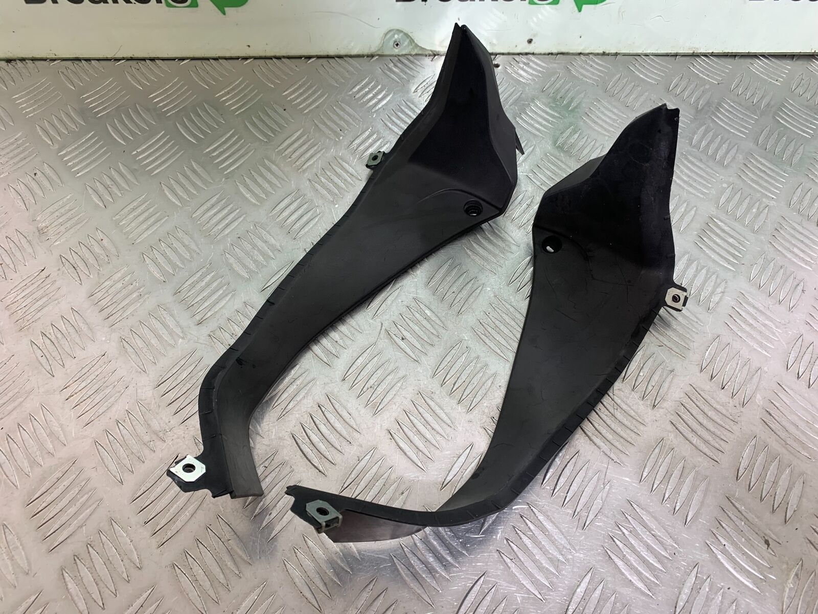 BMW F800 GT TOP FAIRING INFILLS  YEAR 2013-2017 (CMB1031)