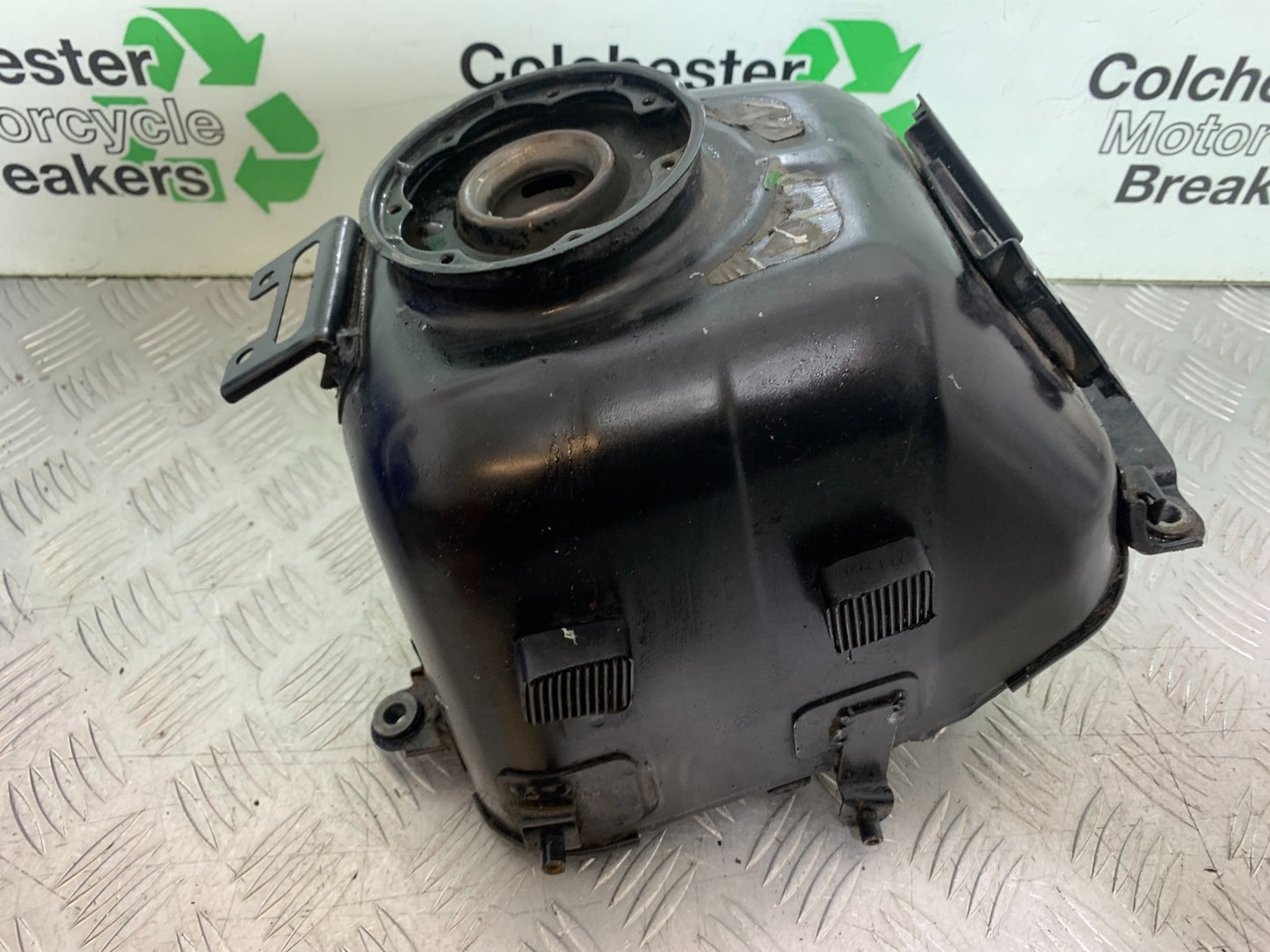 KTM RC125 RC 125 PETROL TANK  YEAR 2017-2022 (CMB 1244)