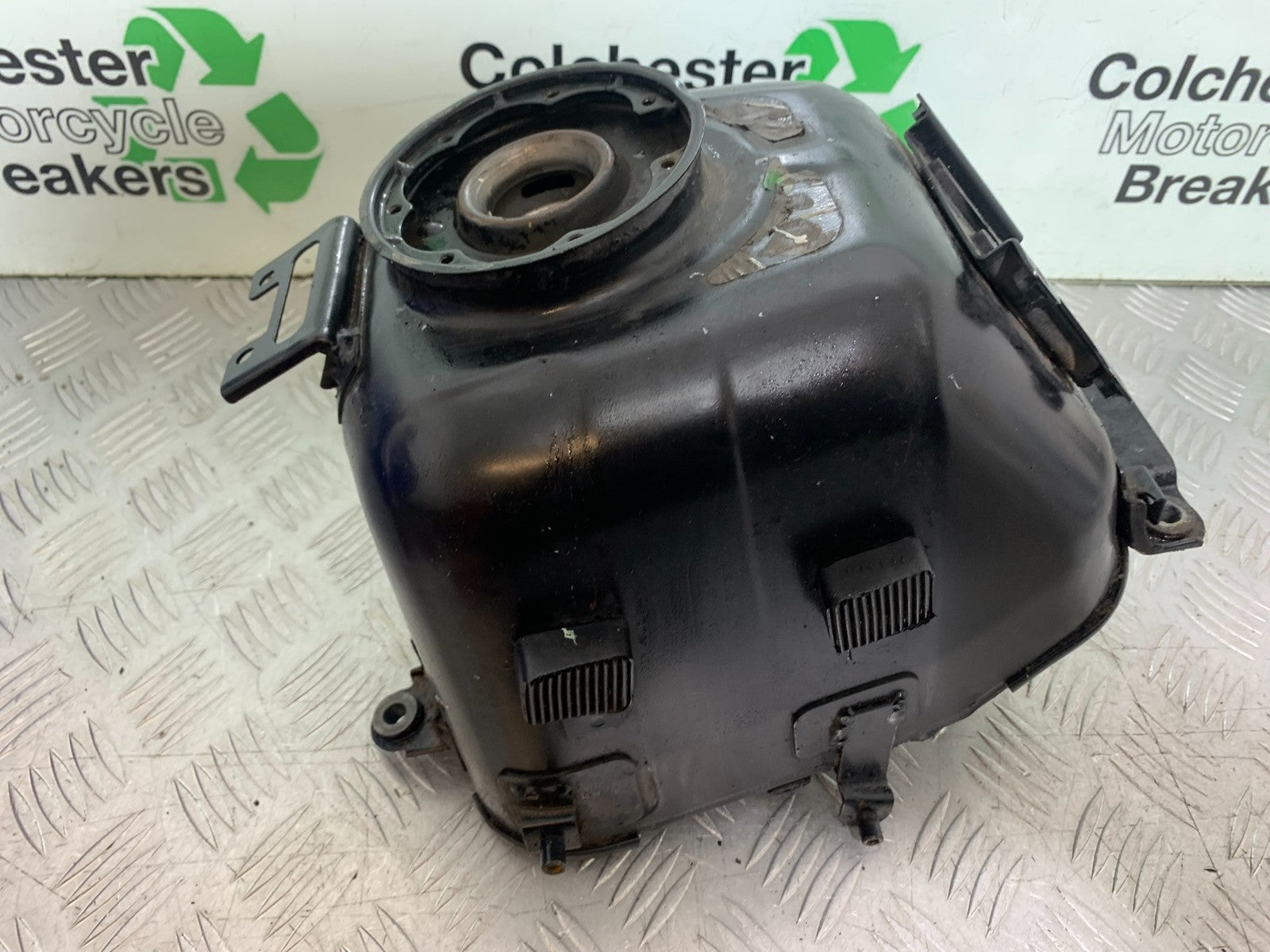 KTM RC125 RC 125 PETROL TANK  YEAR 2017-2022 (CMB 1244)