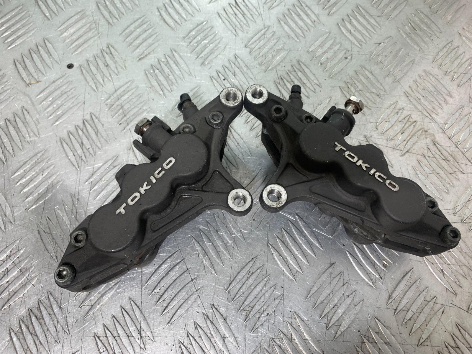 KAWASAKI ZX9R ZX9 R FRONT BRAKE CALIPERS  YEAR 1998-1999 (CMB1329)