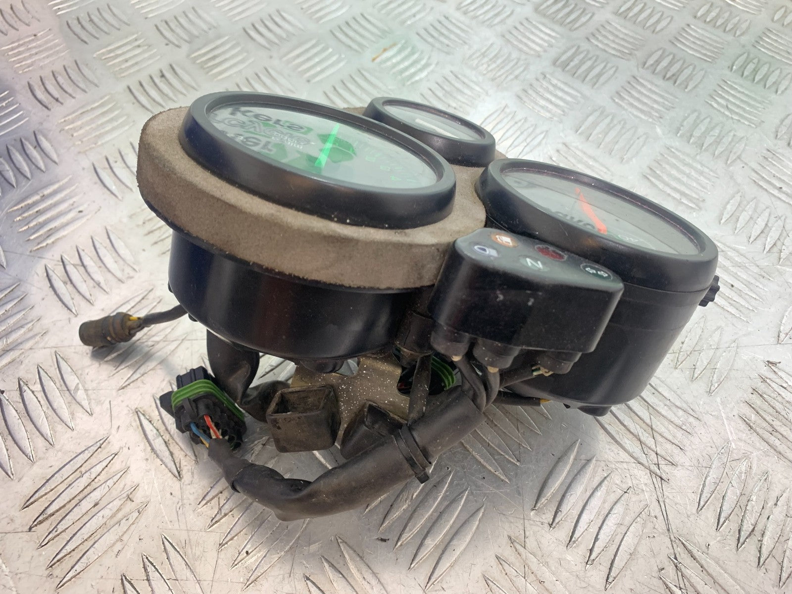 DUCATI 996 SPS 748 916 998 CLOCKS SPEEDO DASH  1999-2000 (CMB1209)