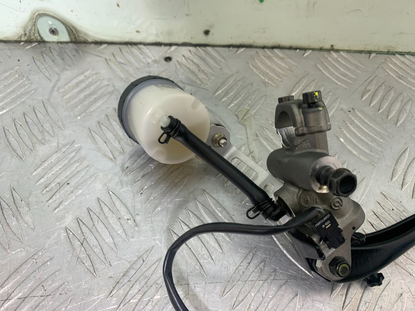 DUCATI 1198 S FRONT BRAKE MASTER CYLINDER  YEAR 2009-2011 (CMB1219)