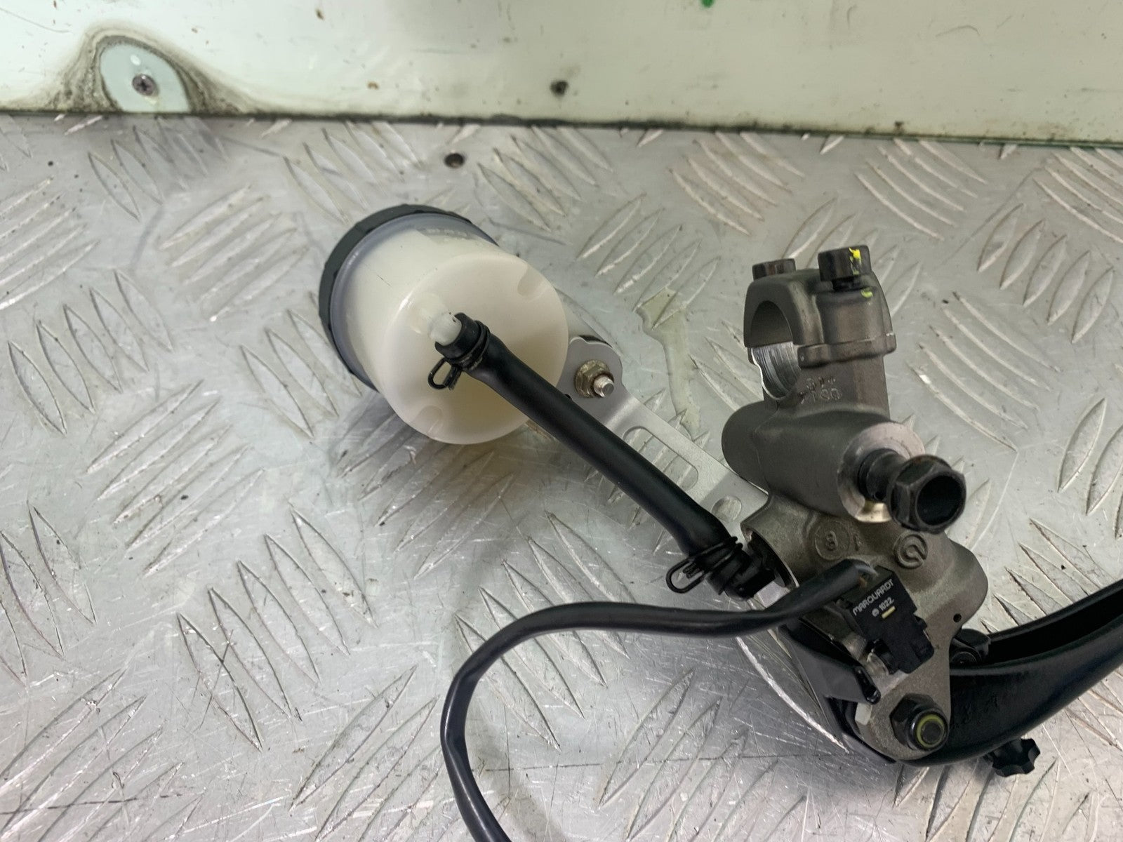 DUCATI 1198 S FRONT BRAKE MASTER CYLINDER  YEAR 2009-2011 (CMB1219)