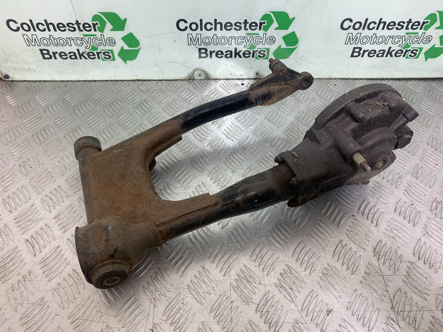 KAWASAKI GT550 GT 550 SWINGARM REAR DIFF  YEAR 1989-1994