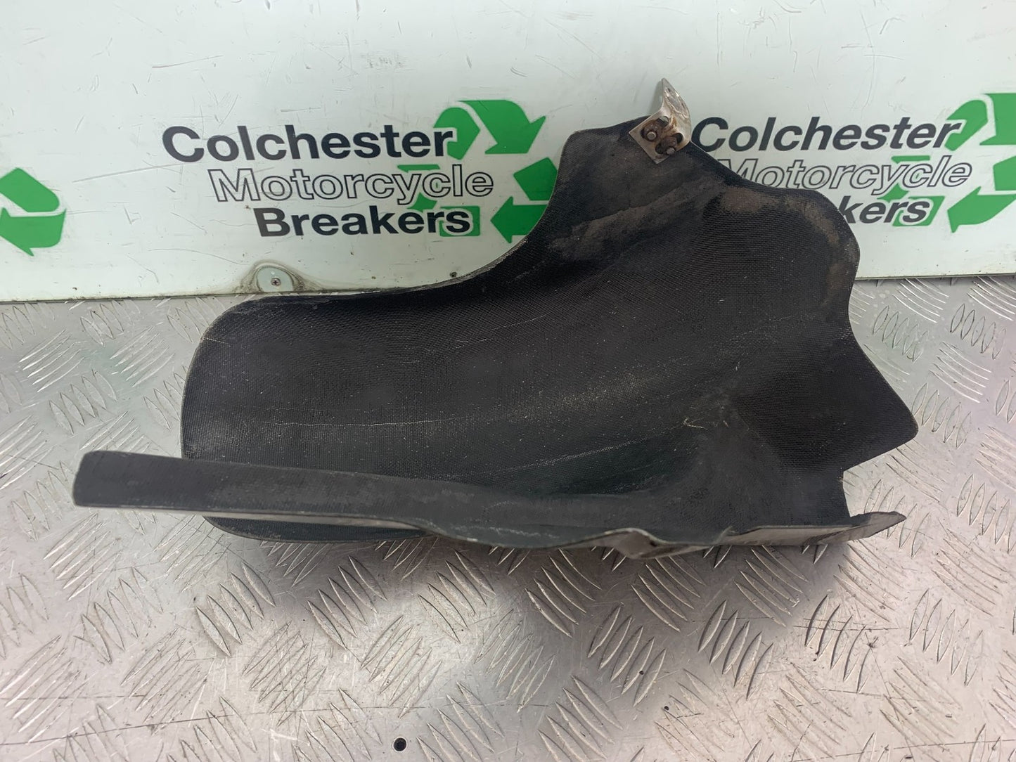 YAMAHA YZF1000 THUNDERACE HUGGER  YEAR 1997-2000 (CMB1204)
