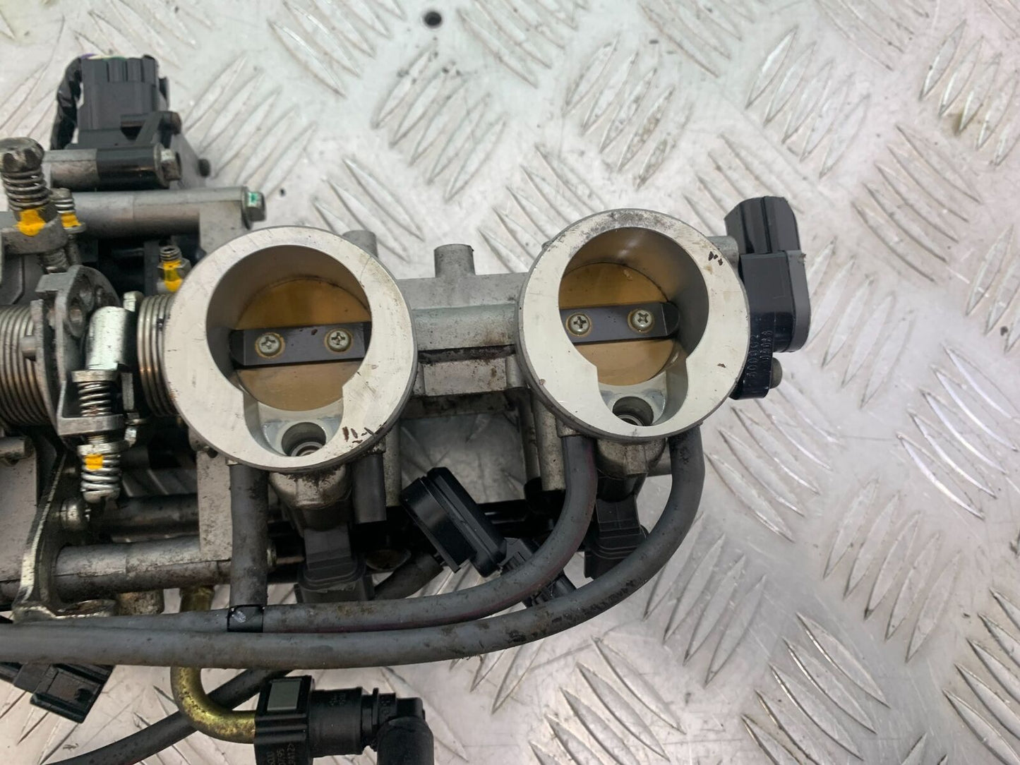 KAWASAKI Z750 Z 750 THROTTLE BODIES  YEAR 2004-2006  (CMB1104)