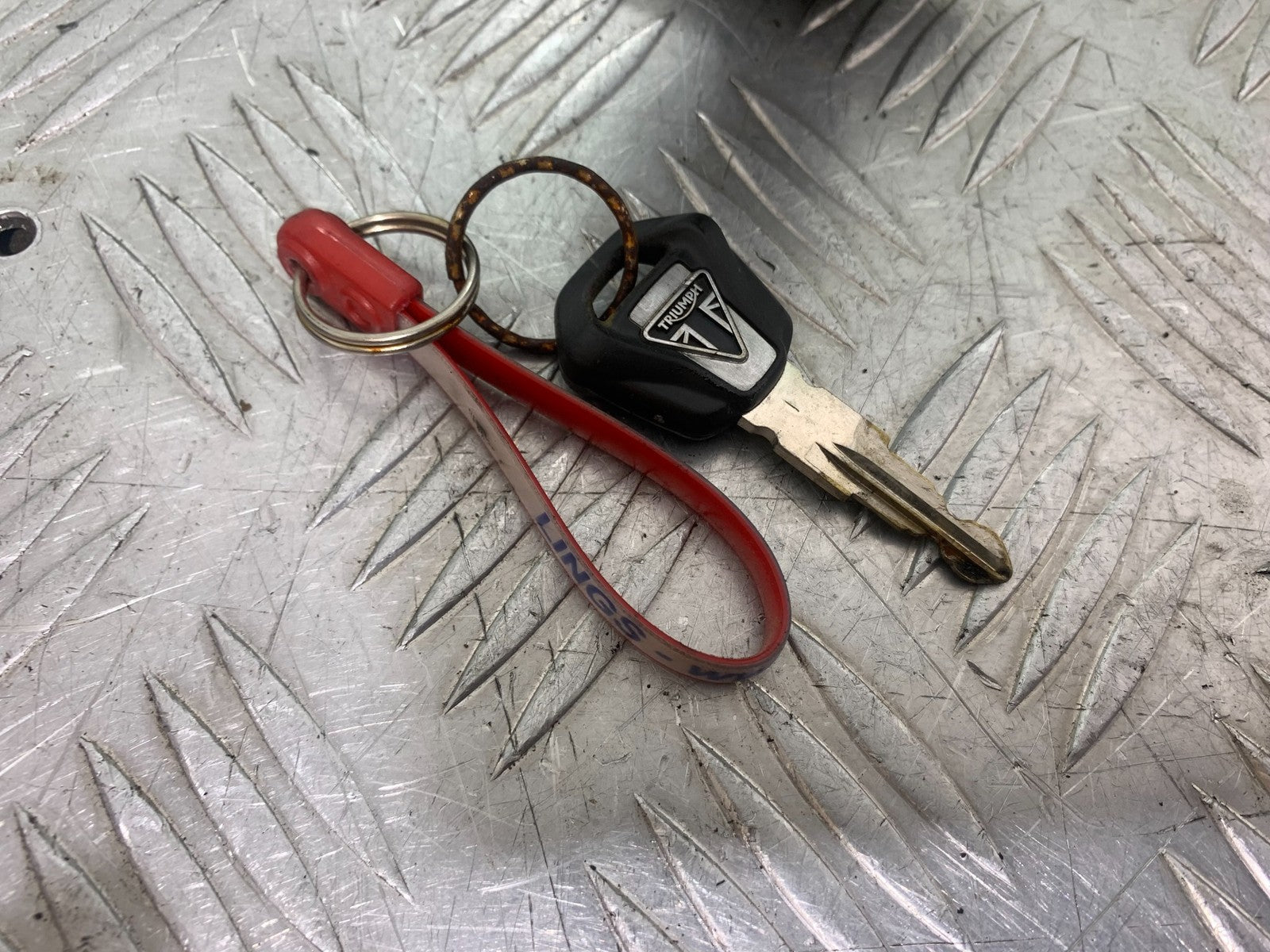 TRIUMPH TIGER 800 XRT ECU LOCKS KEY (IGNITON IS DAMAGED)  2018-2020 (CMB1193)