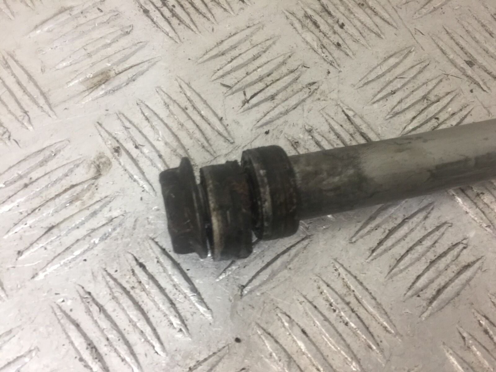 HONDA CBR600 CBR 600 RR FRONT WHEEL SPINDLE  YEAR 2009-2012 (STOCK 804)