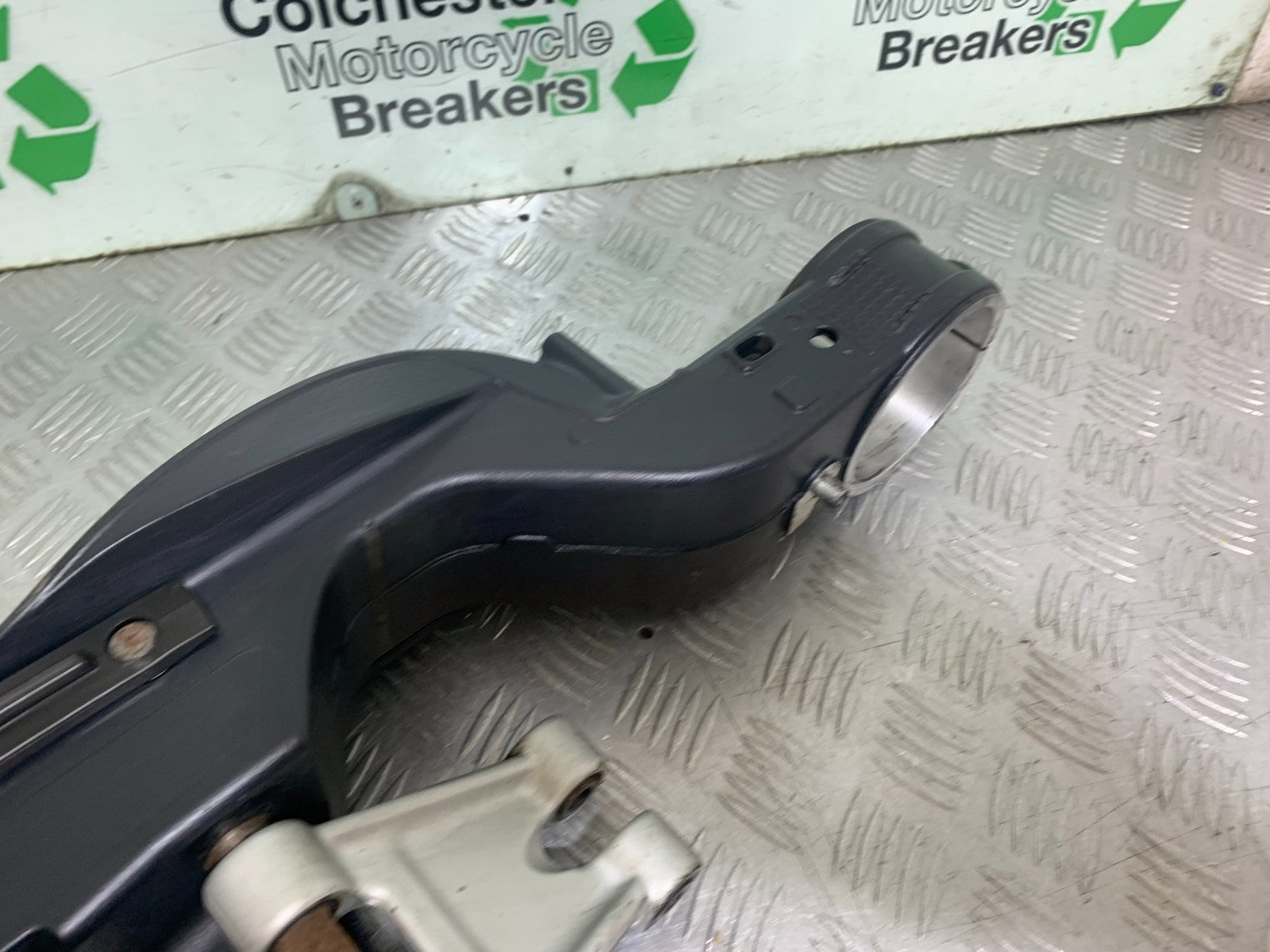 TRIUMPH 1050 SPEED TRIPLE SWINGARM  YEAR 2005-2007 (CMB1322)