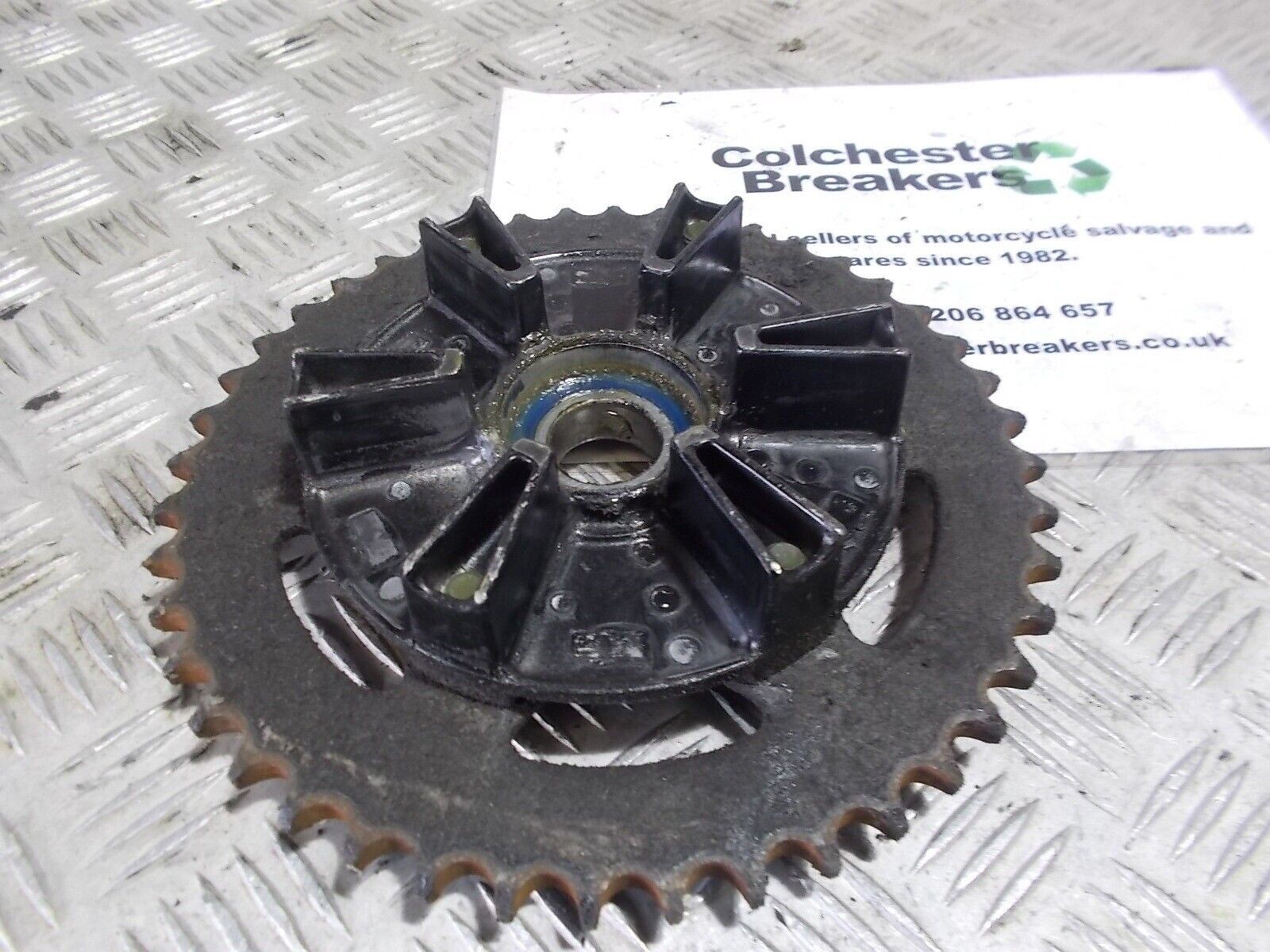 YAMAHA FZS1000 FZS 1000 FAZER REAR SPROCKET CARRIER  YEAR 2002 2005