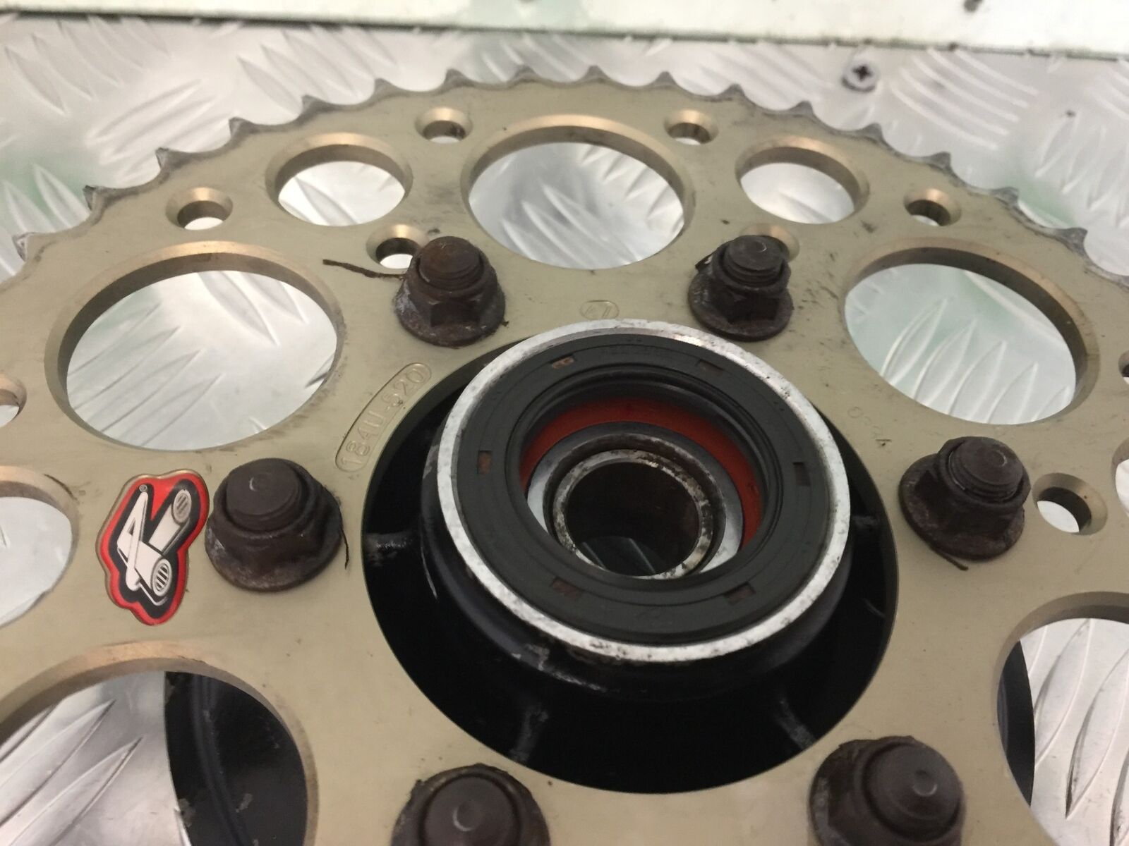 KAWASAKI ER6 N REAR SPROCKET CARRIER  YEAR 2009-2011  (STOCK 928)