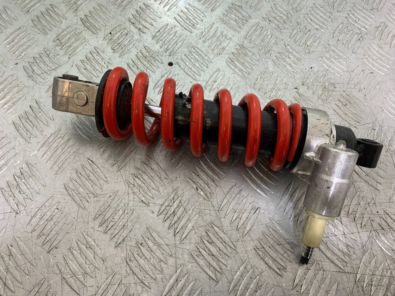 TRIUMPH 955I SPRINT RS REAR SHOCK  YEAR 1999-03 (CMB1313)