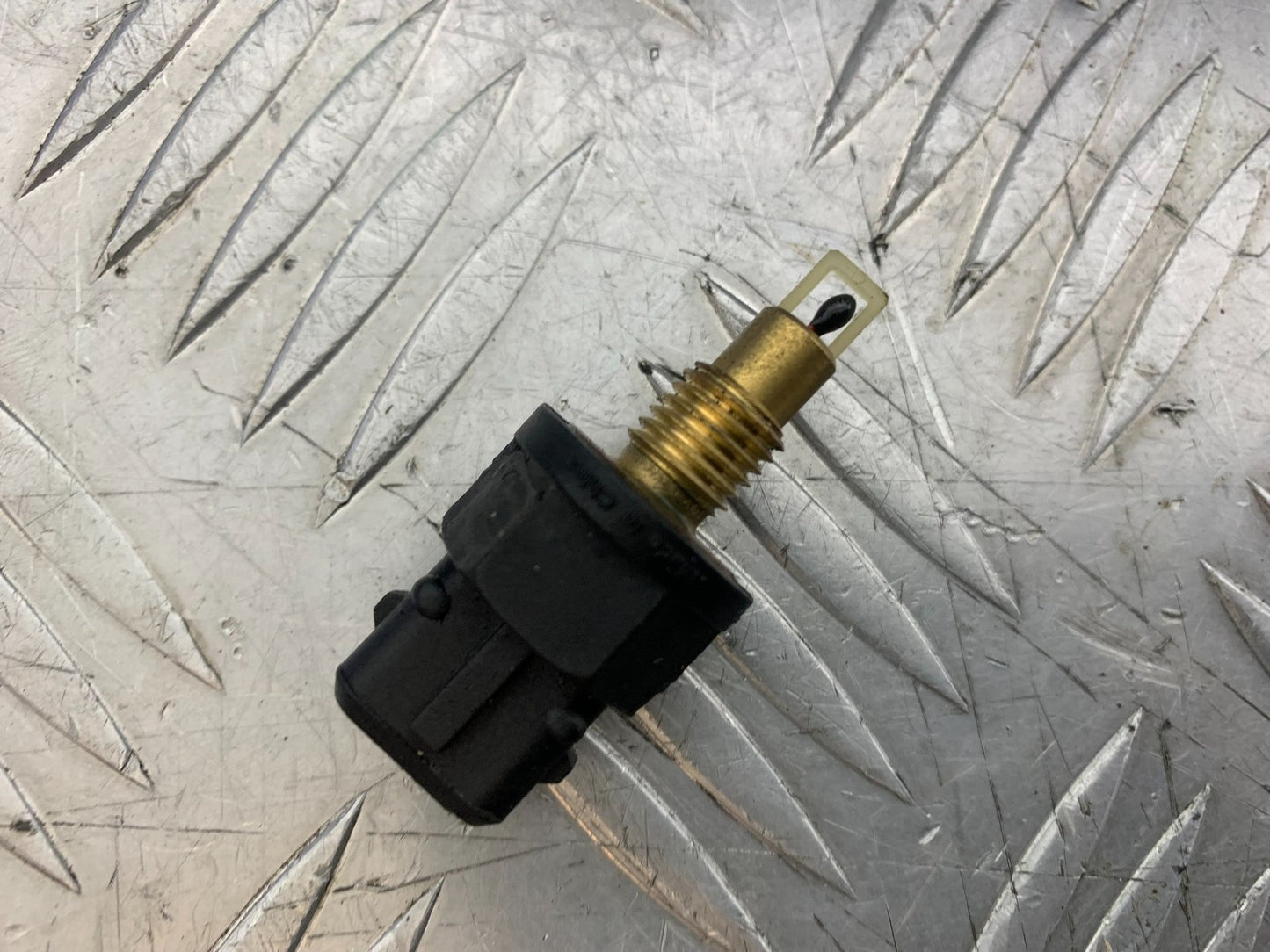 TRIUMPH SPEED TRIPLE R 1050 AIRBOX SENSOR   2009 (CMB1183)